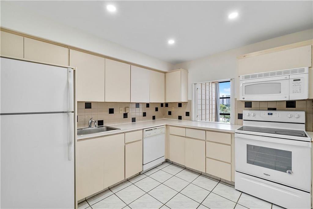 OCEANVIEW PARK CONDO - Residential
