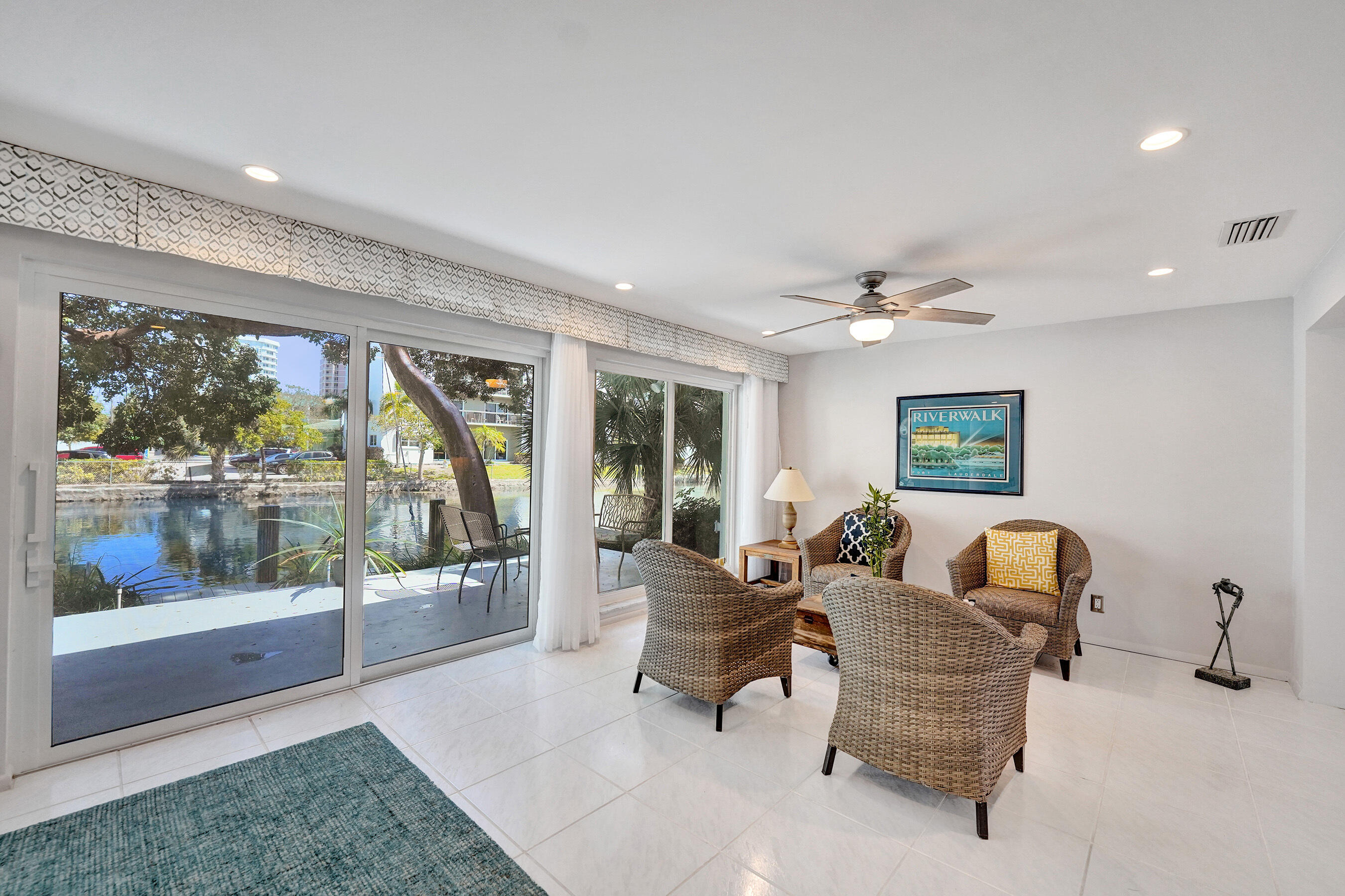PALM YACHT & BEACH CLUB - Residential