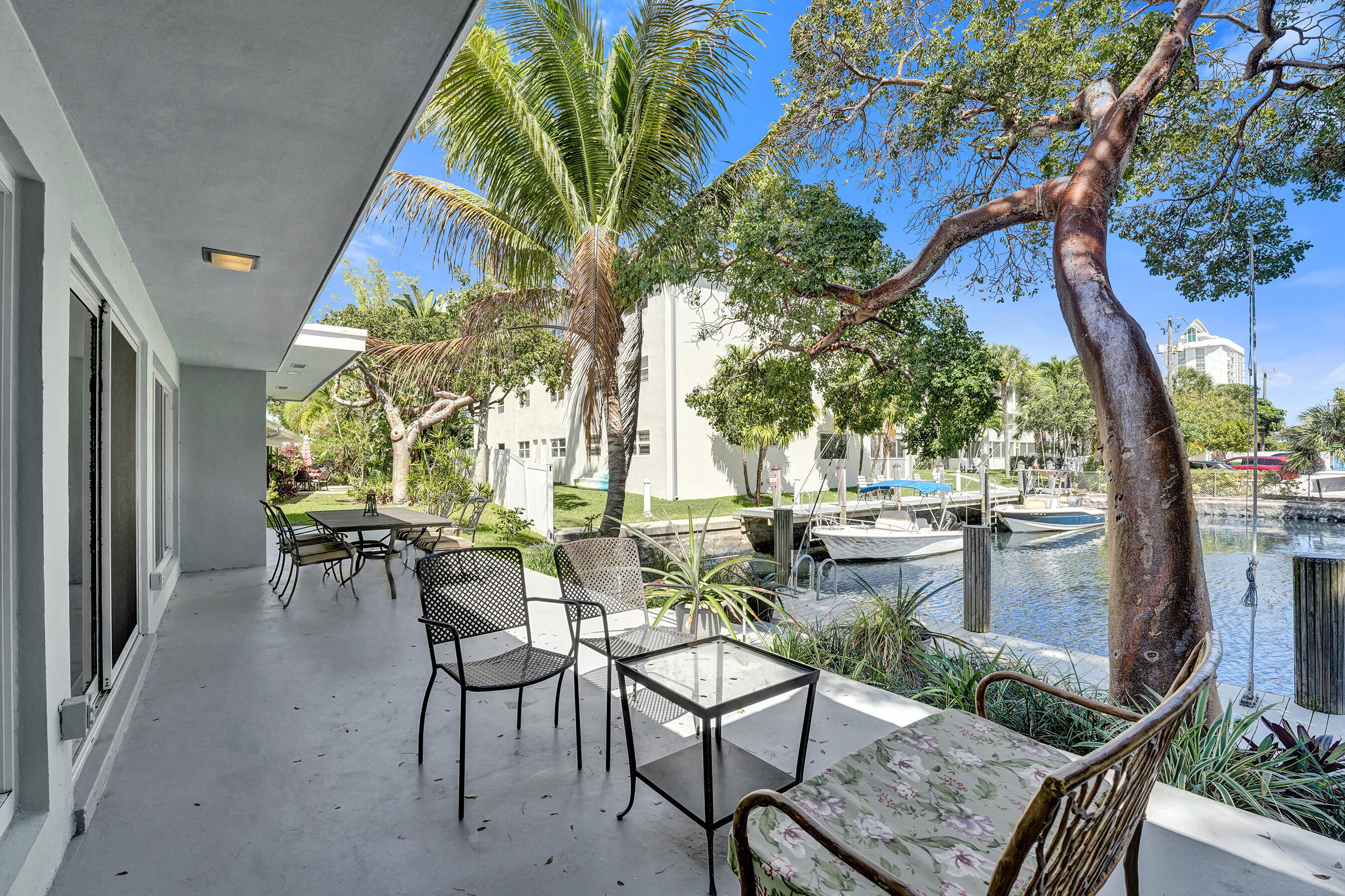 PALM YACHT & BEACH CLUB - Residential