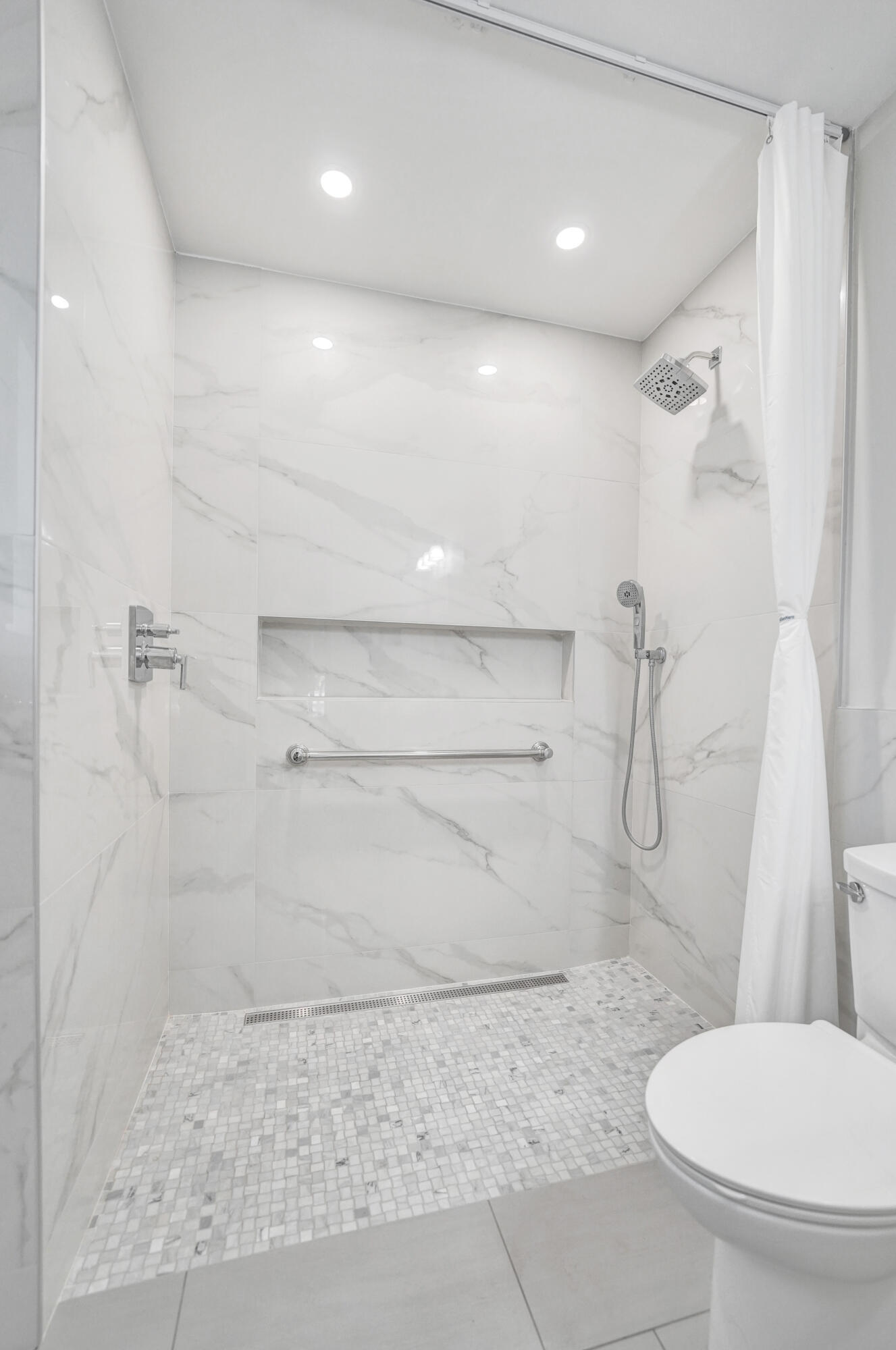 PALM YACHT & BEACH CLUB - Residential