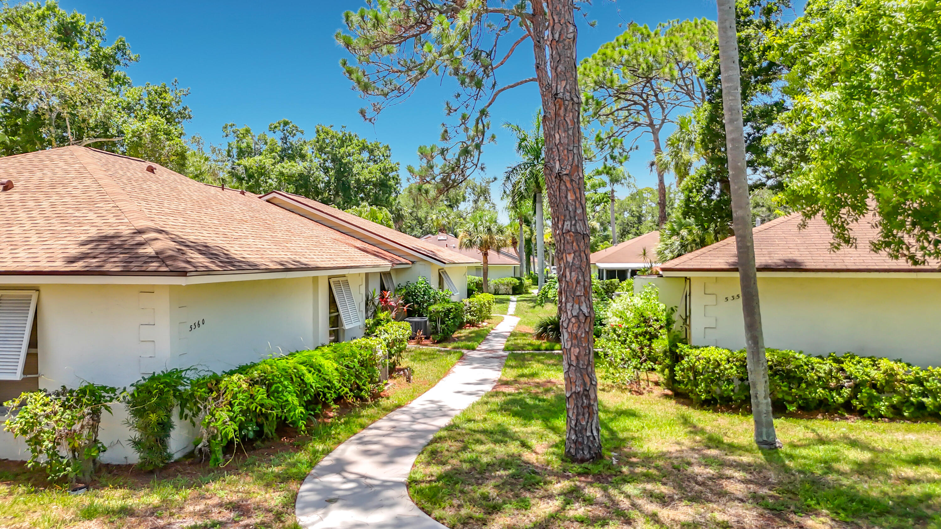 ROYAL PALM VILLAS - Residential