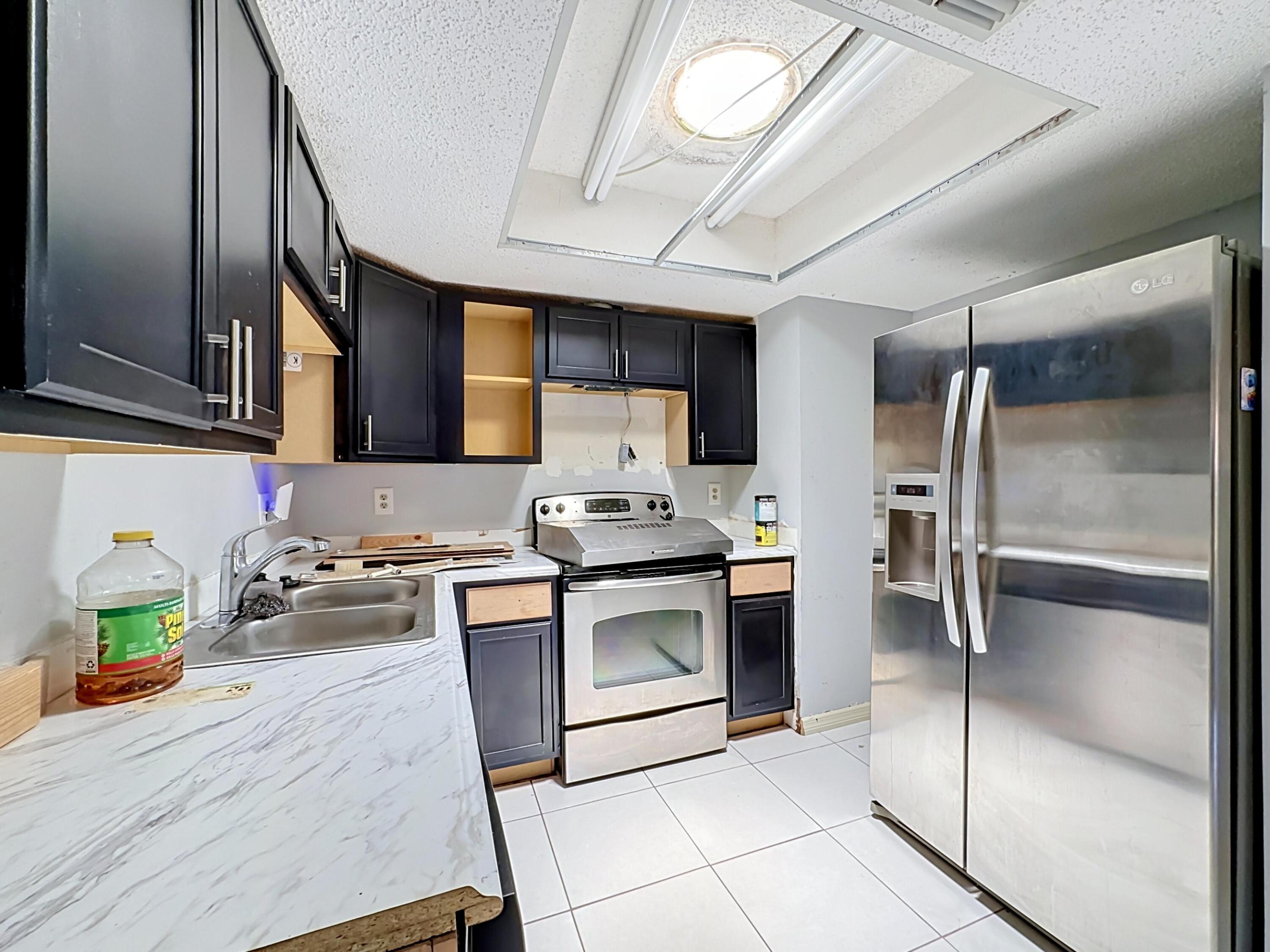 ROYAL PALM VILLAS - Residential