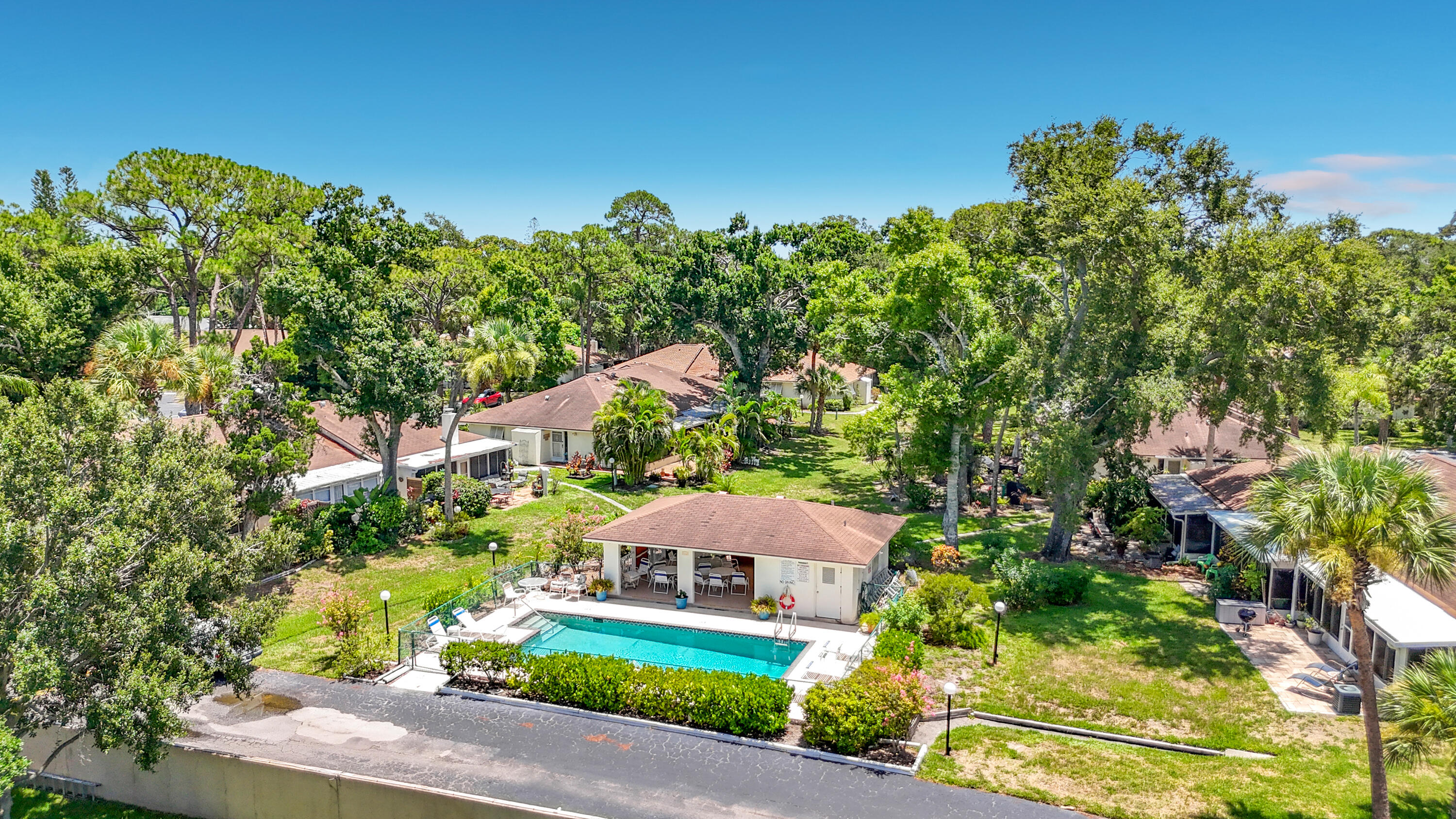 ROYAL PALM VILLAS - Residential