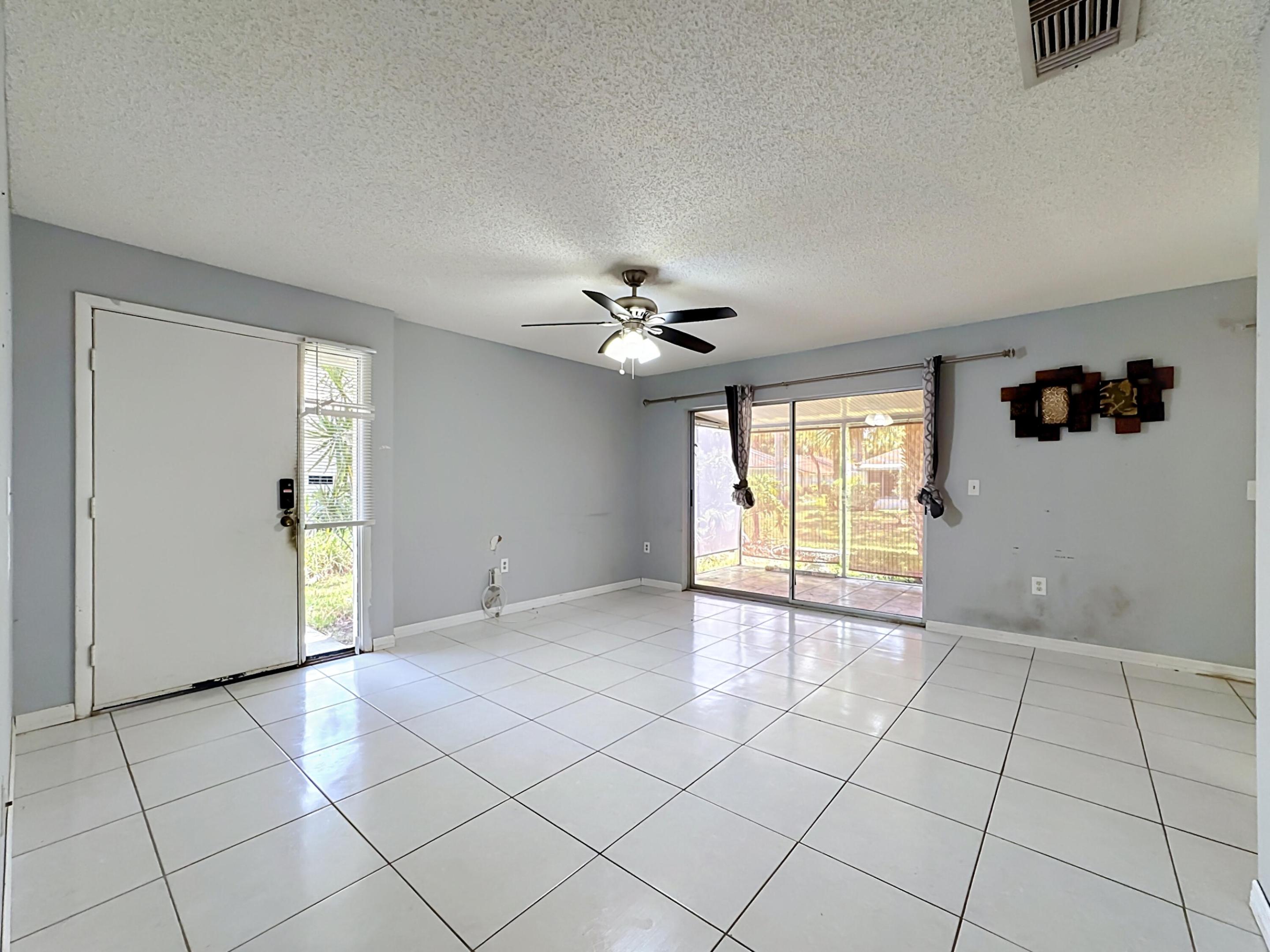 ROYAL PALM VILLAS - Residential