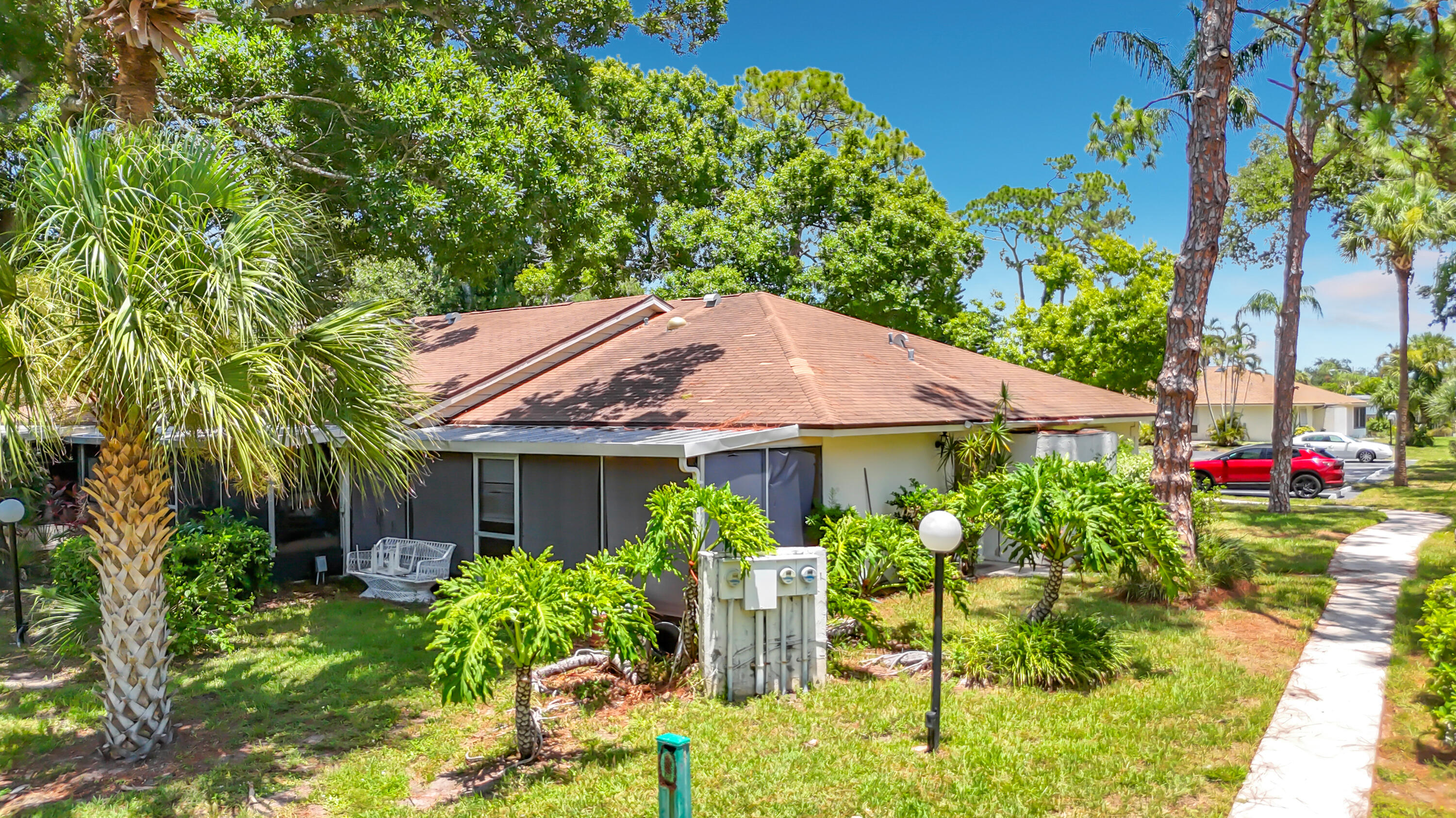 ROYAL PALM VILLAS - Residential