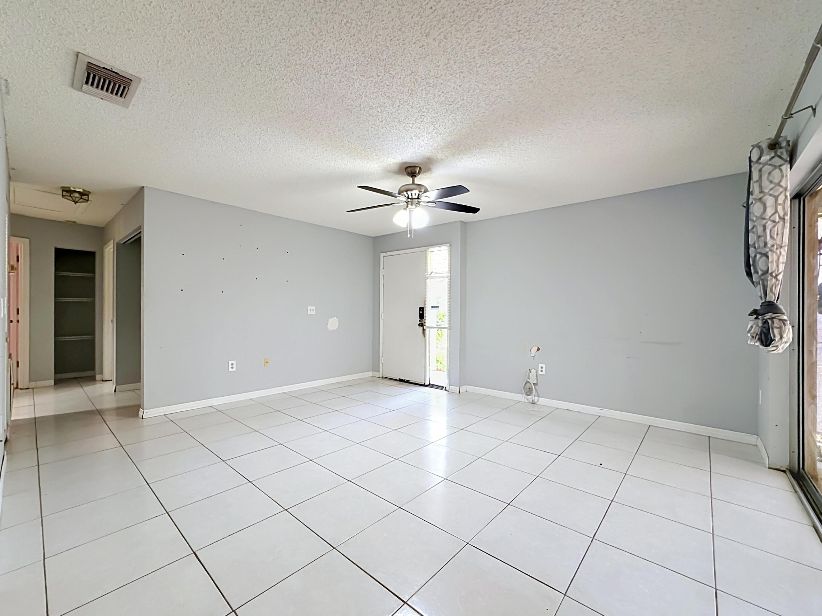 ROYAL PALM VILLAS - Residential