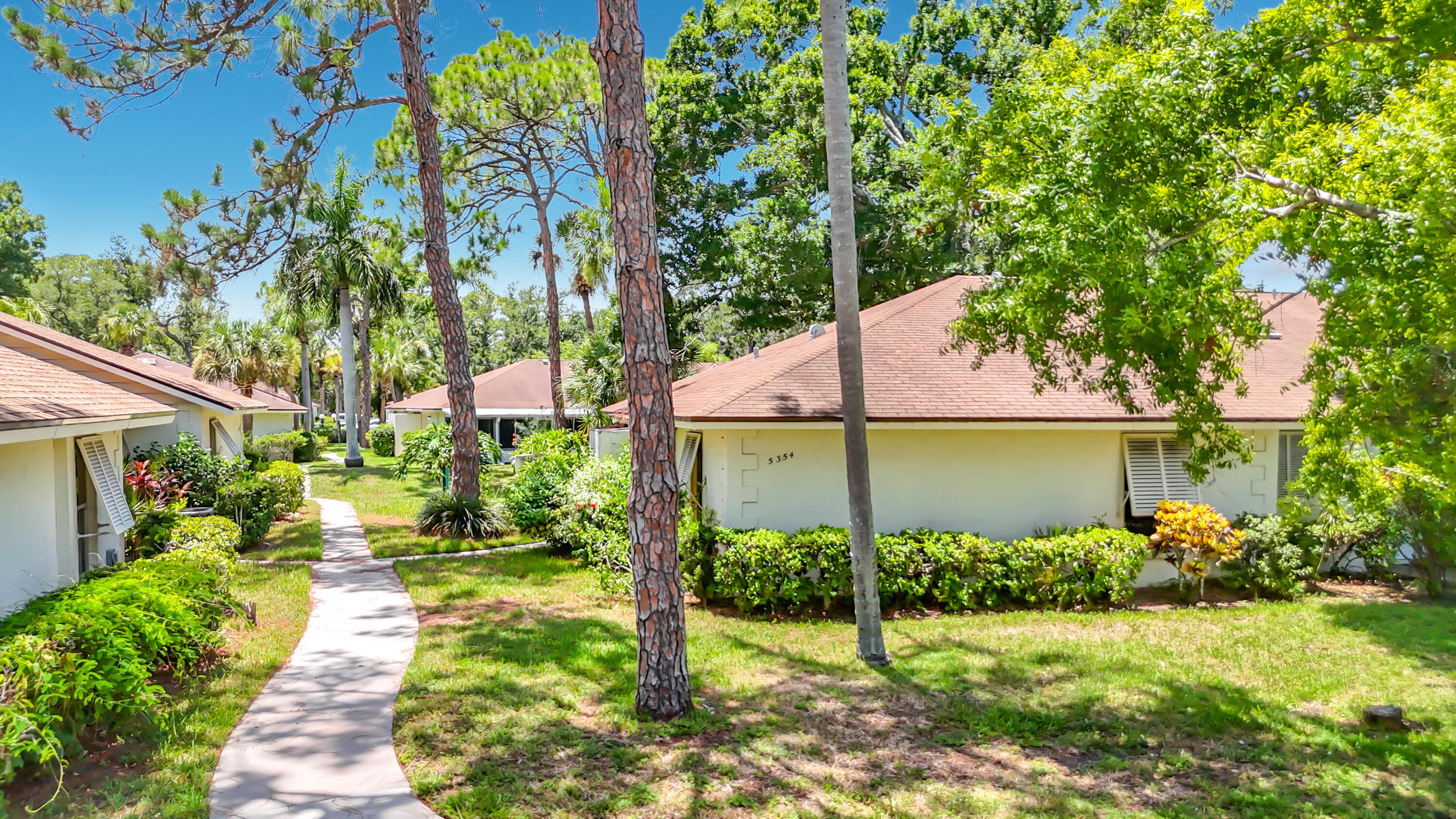 ROYAL PALM VILLAS - Residential