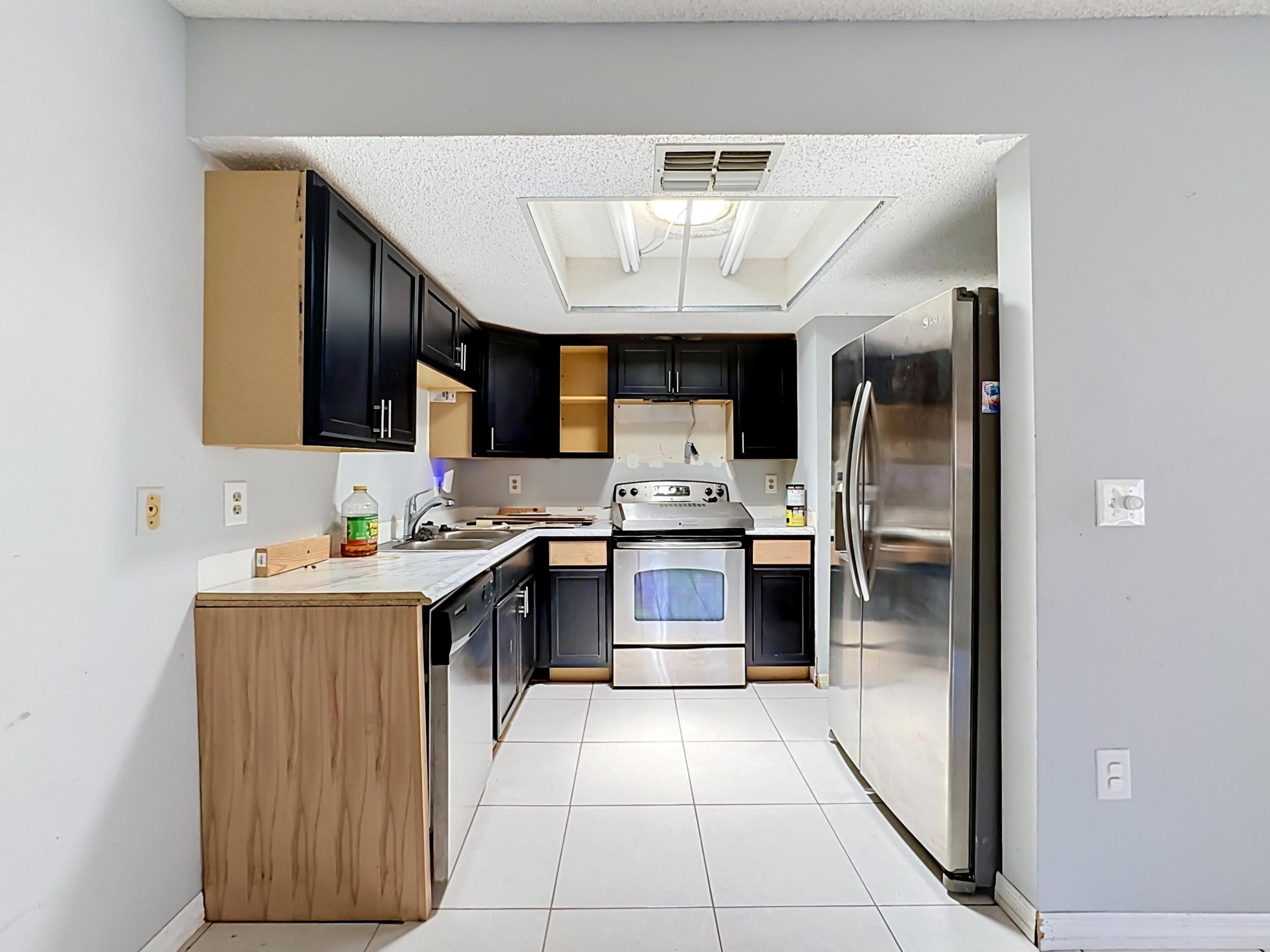 ROYAL PALM VILLAS - Residential