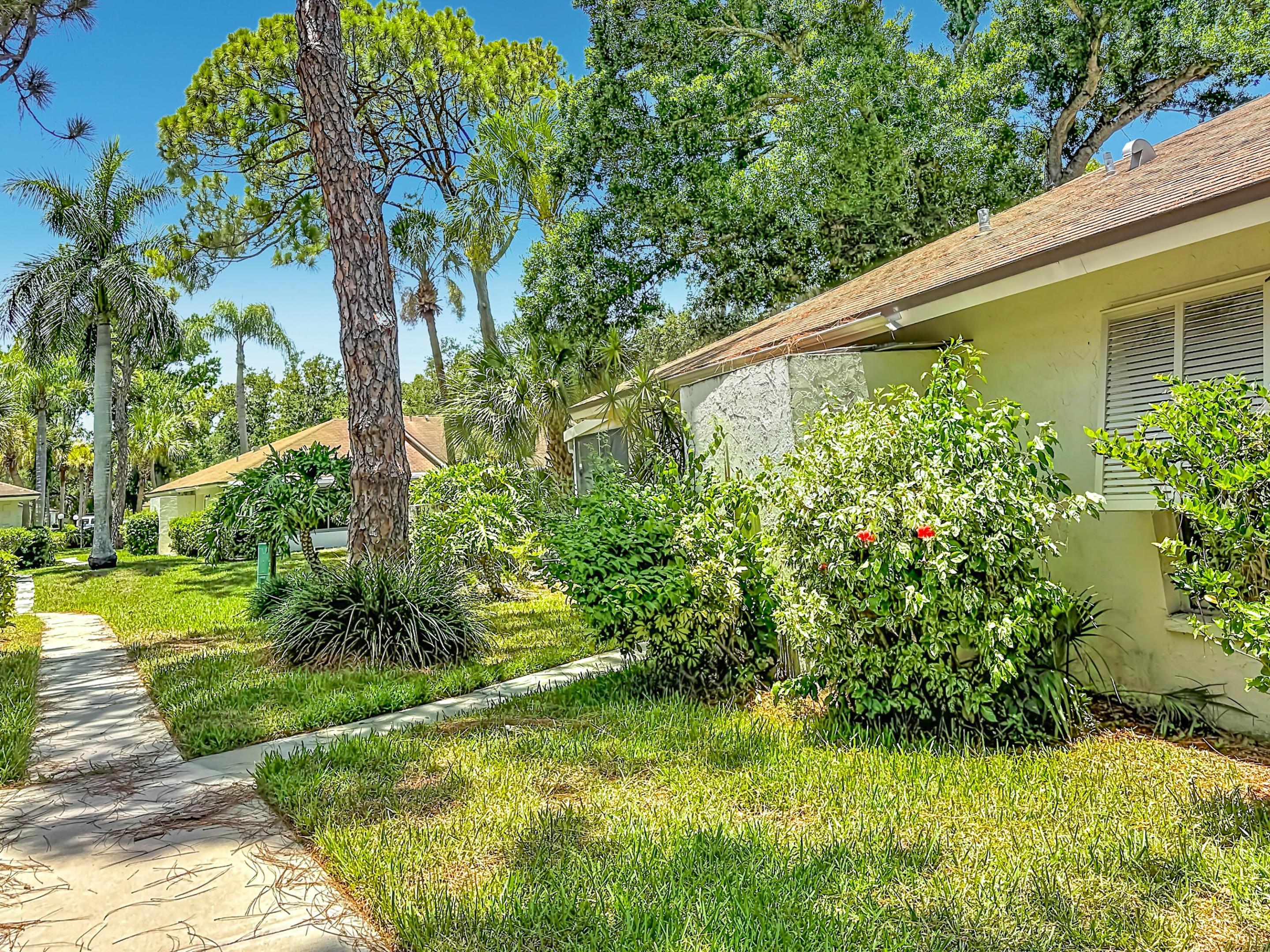 ROYAL PALM VILLAS - Residential