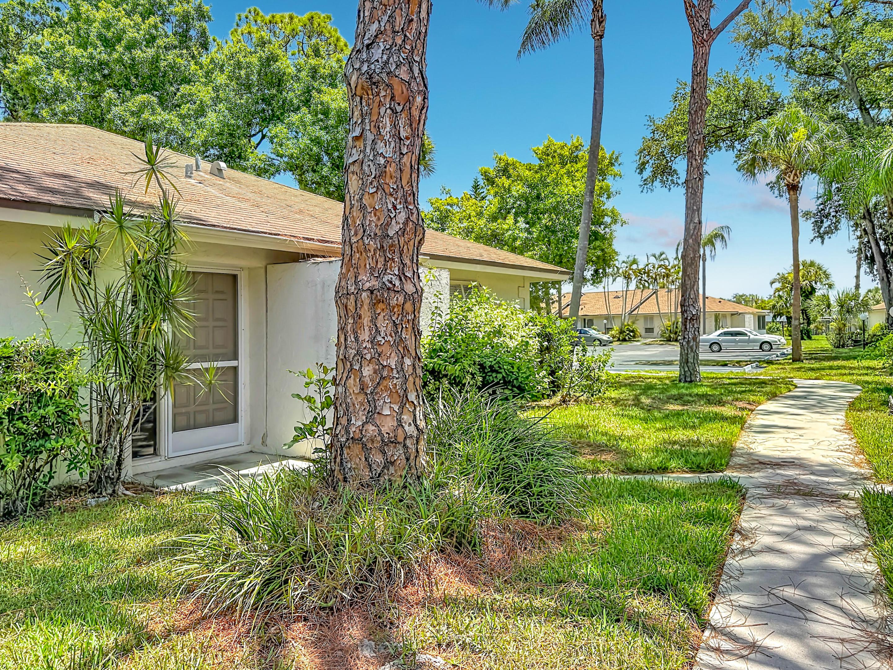 ROYAL PALM VILLAS - Residential