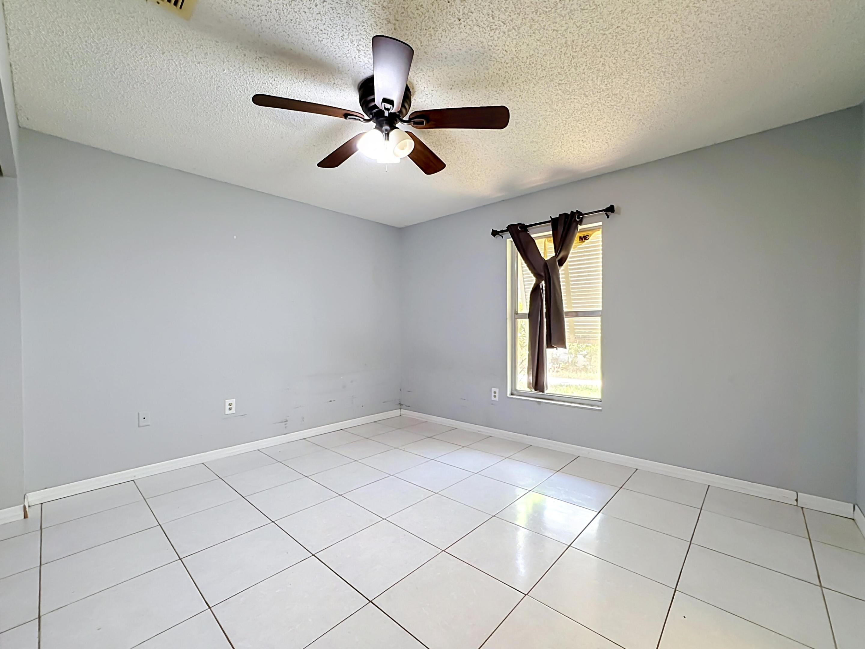 ROYAL PALM VILLAS - Residential