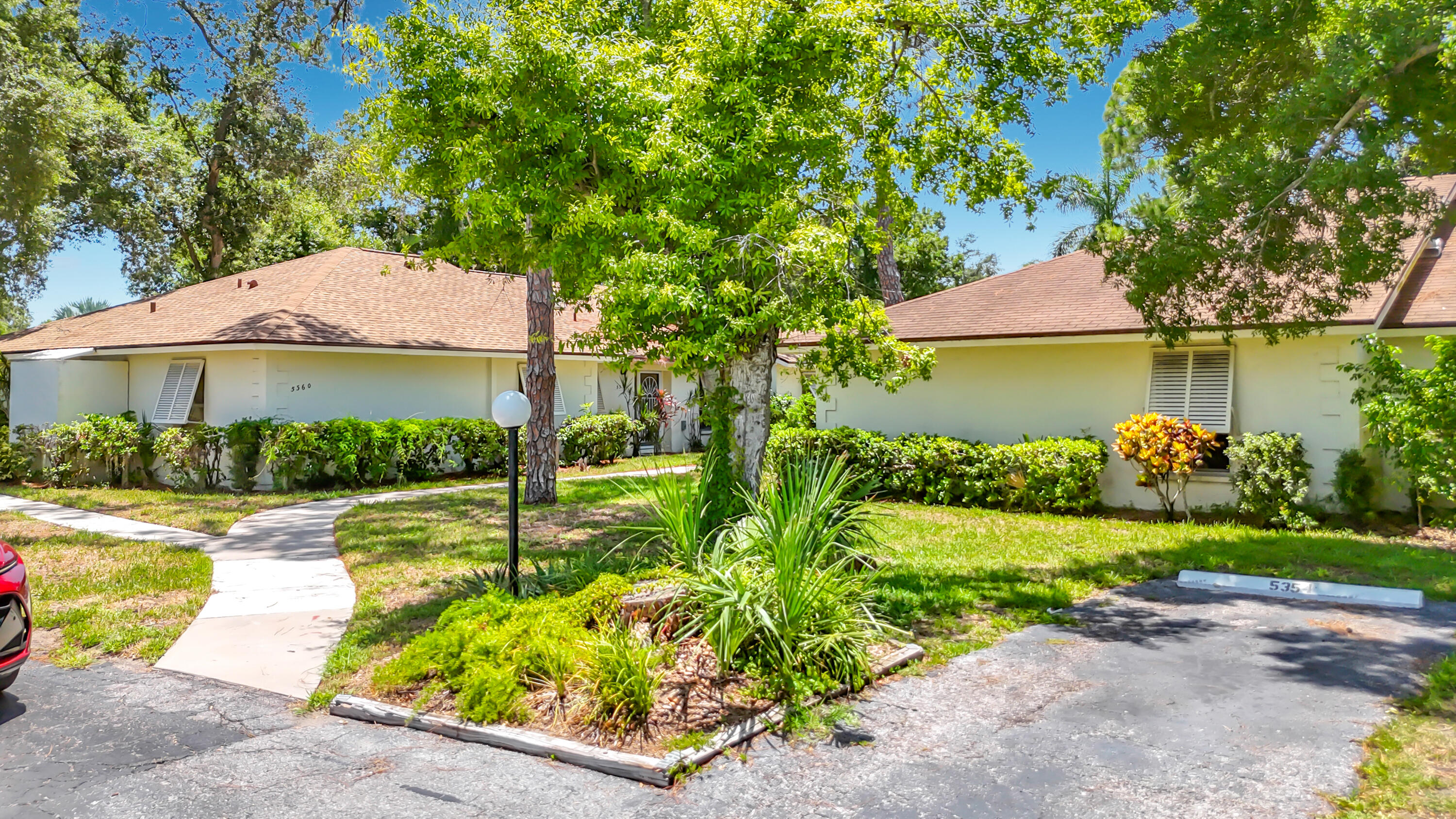 ROYAL PALM VILLAS - Residential
