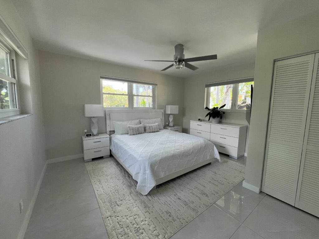 Hollywood Lakes Sec 1-32 - Residential