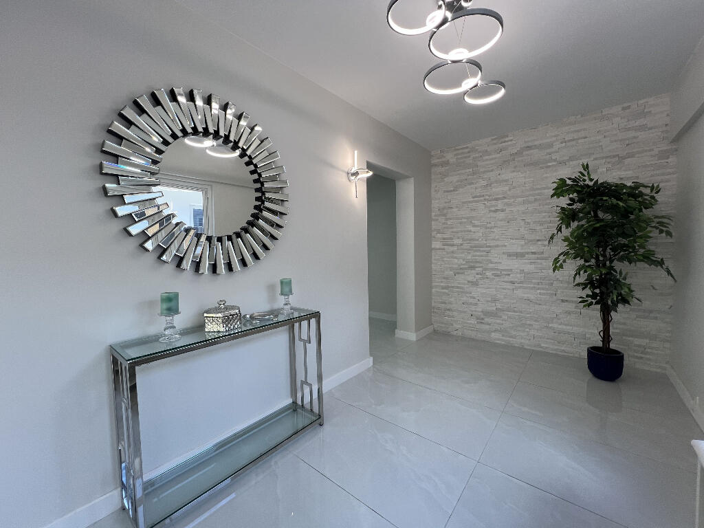 Hollywood Lakes Sec 1-32 - Residential