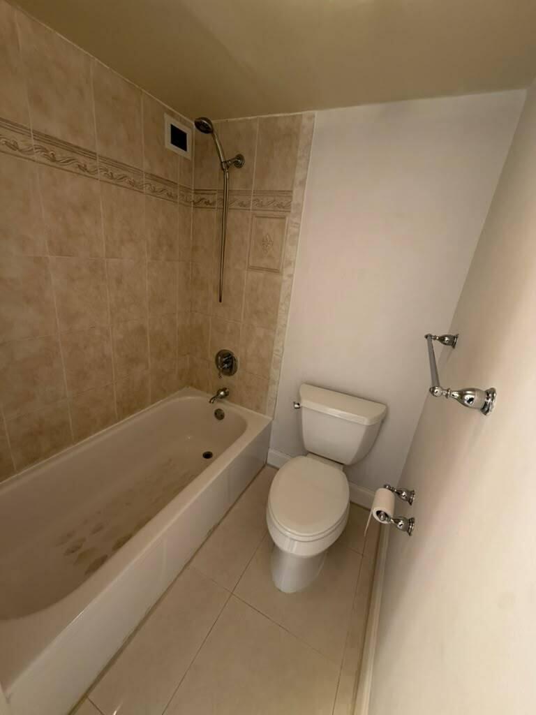 PLAZA OF AMERICAS CONDO PART 4 - Residential Lease