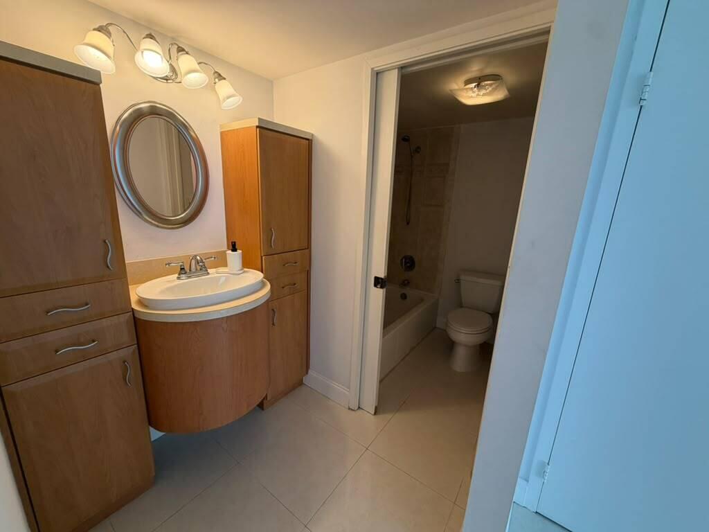 PLAZA OF AMERICAS CONDO PART 4 - Residential Lease