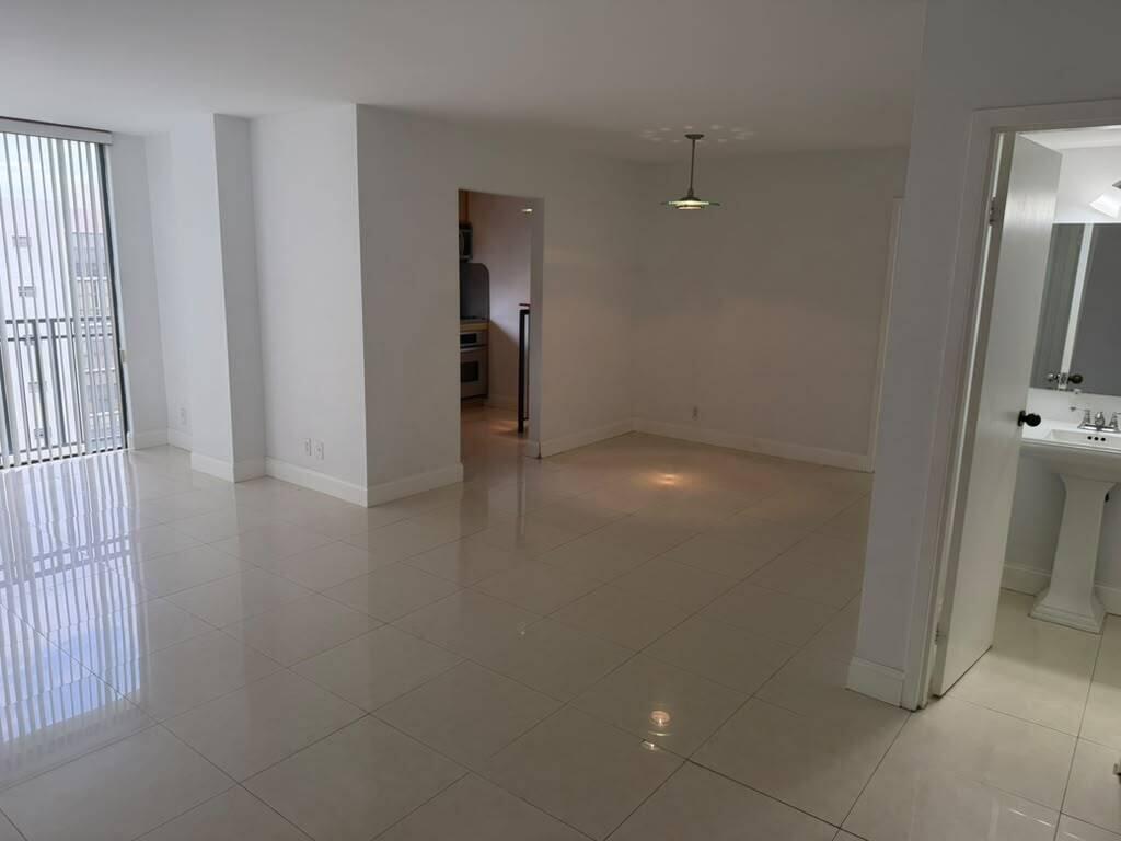PLAZA OF AMERICAS CONDO PART 4 - Residential Lease