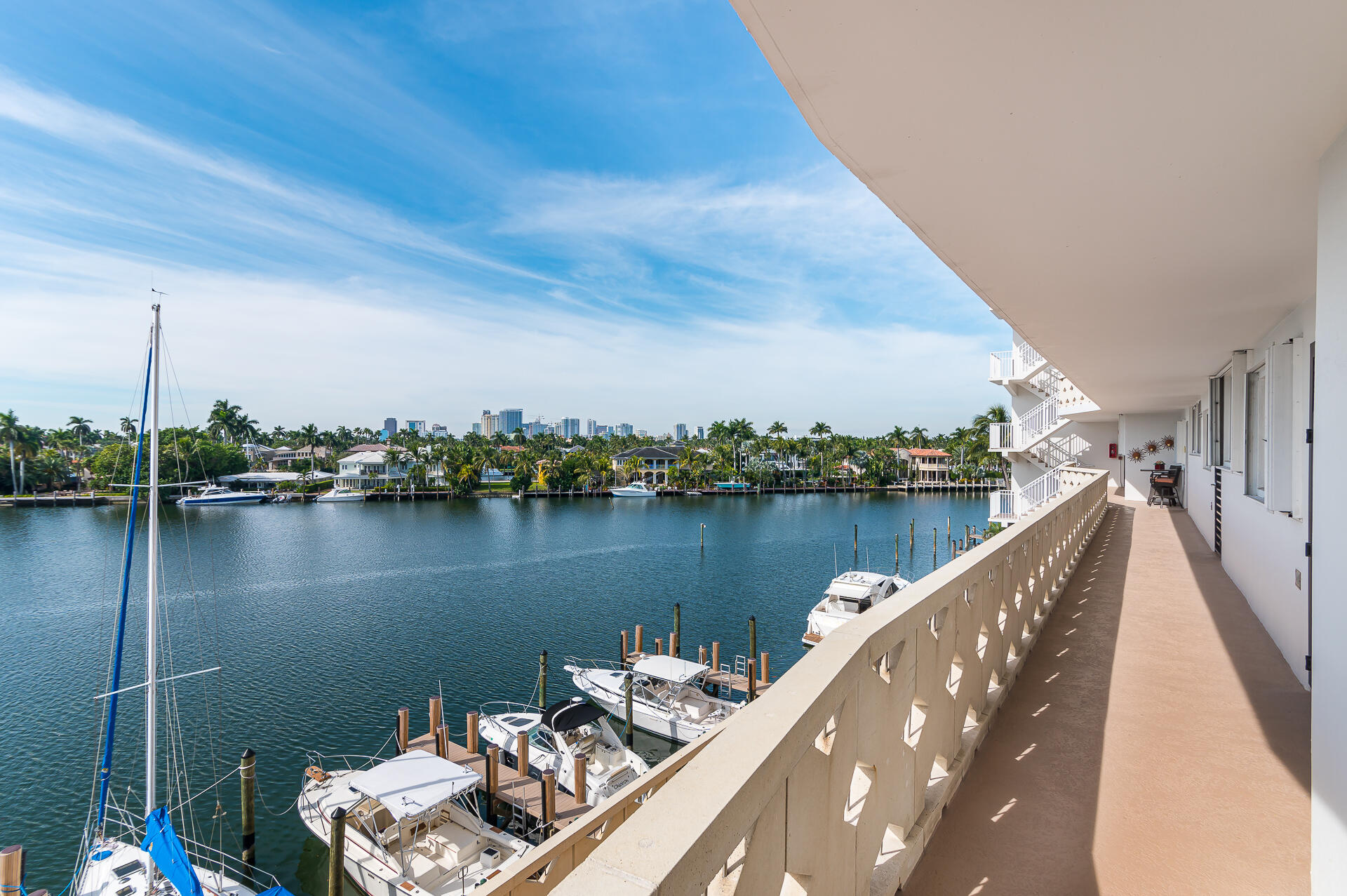 FOUR SEASONS CONDO - Residential