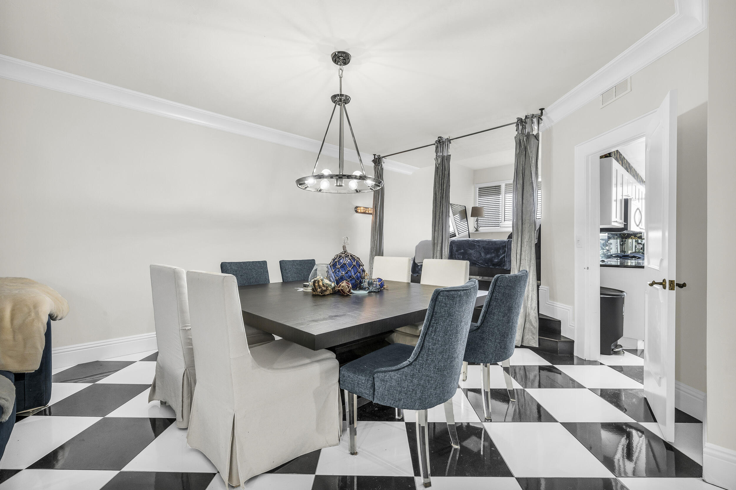 FOUR SEASONS CONDO - Residential