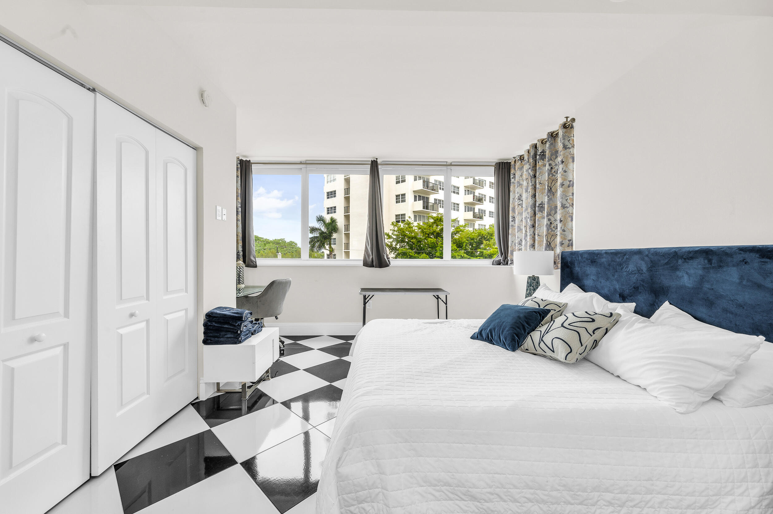 FOUR SEASONS CONDO - Residential