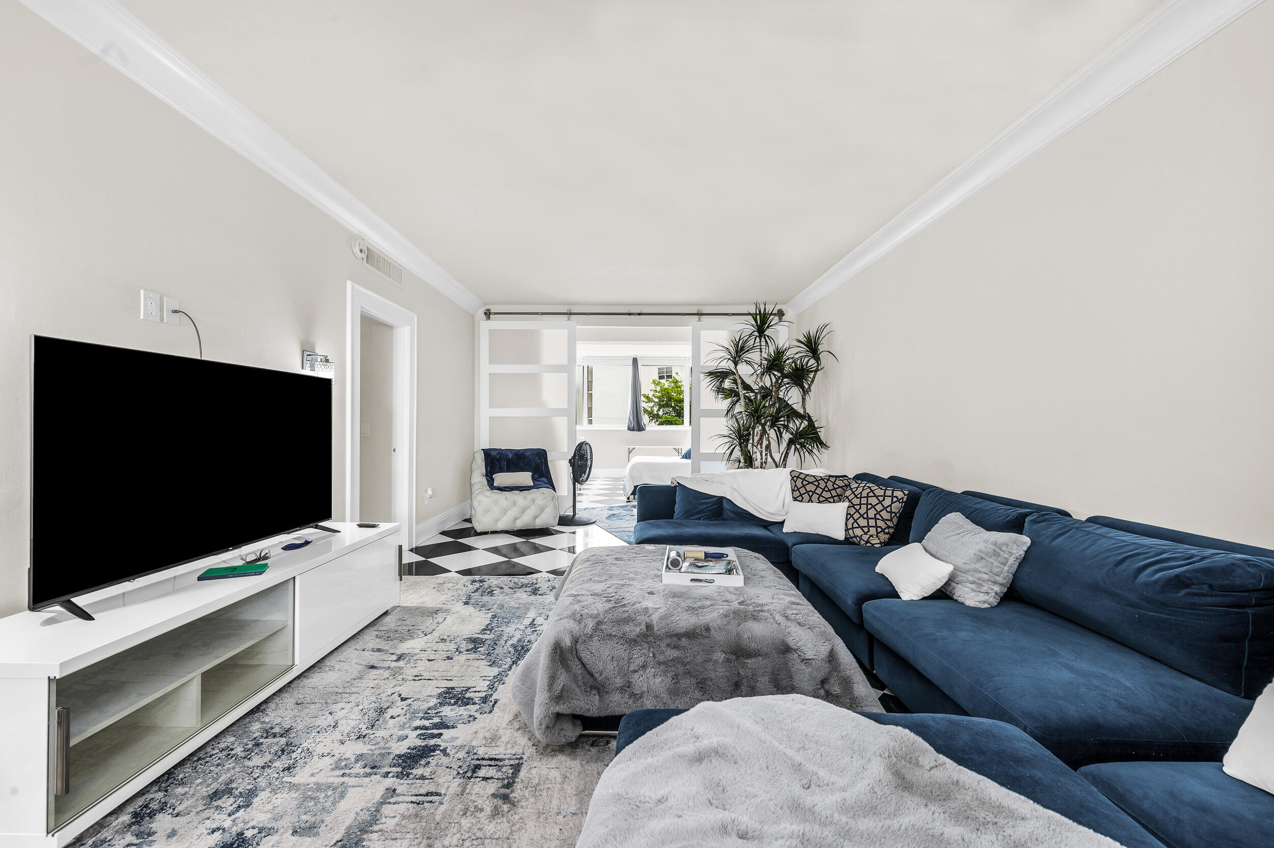 FOUR SEASONS CONDO - Residential