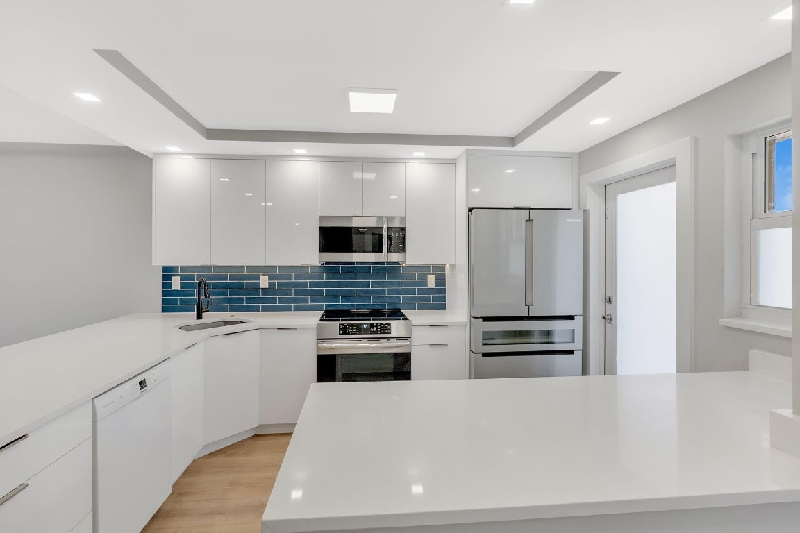 Admiralty Towers - Residential