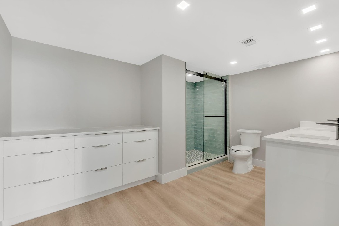Admiralty Towers - Residential