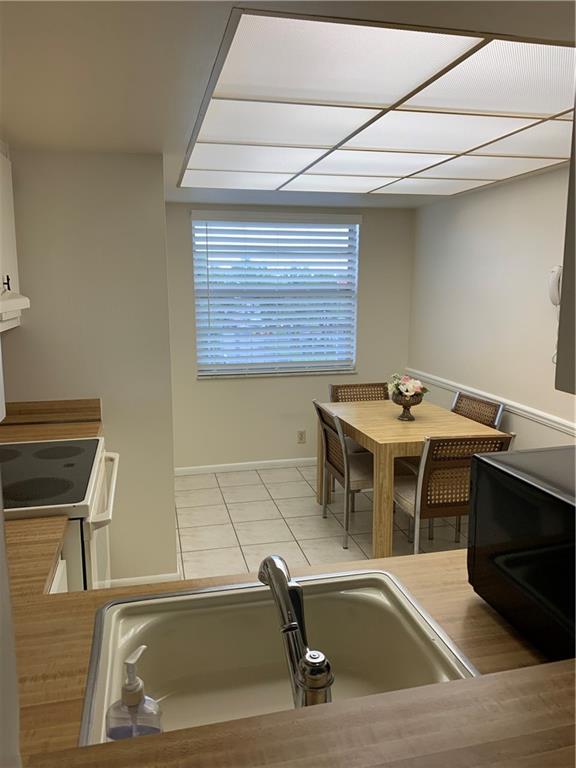 PALM SPRINGS 2 - Residential