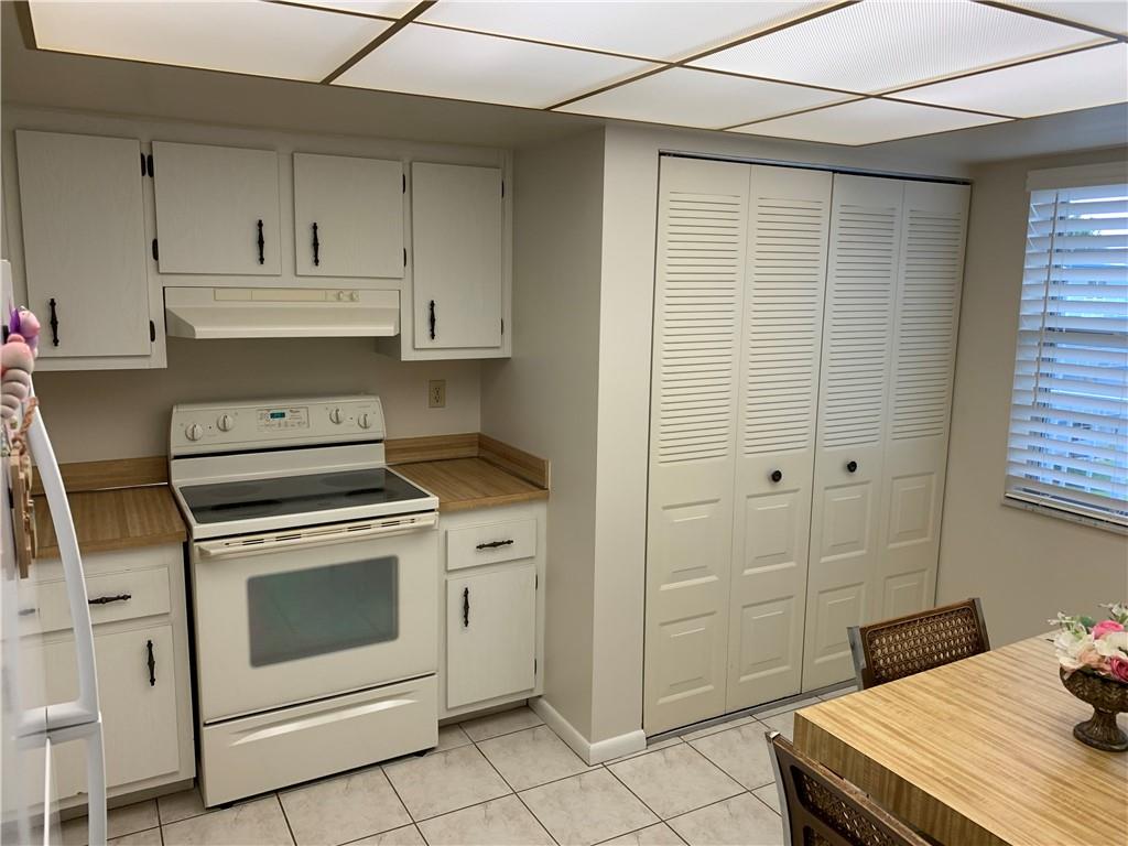 PALM SPRINGS 2 - Residential