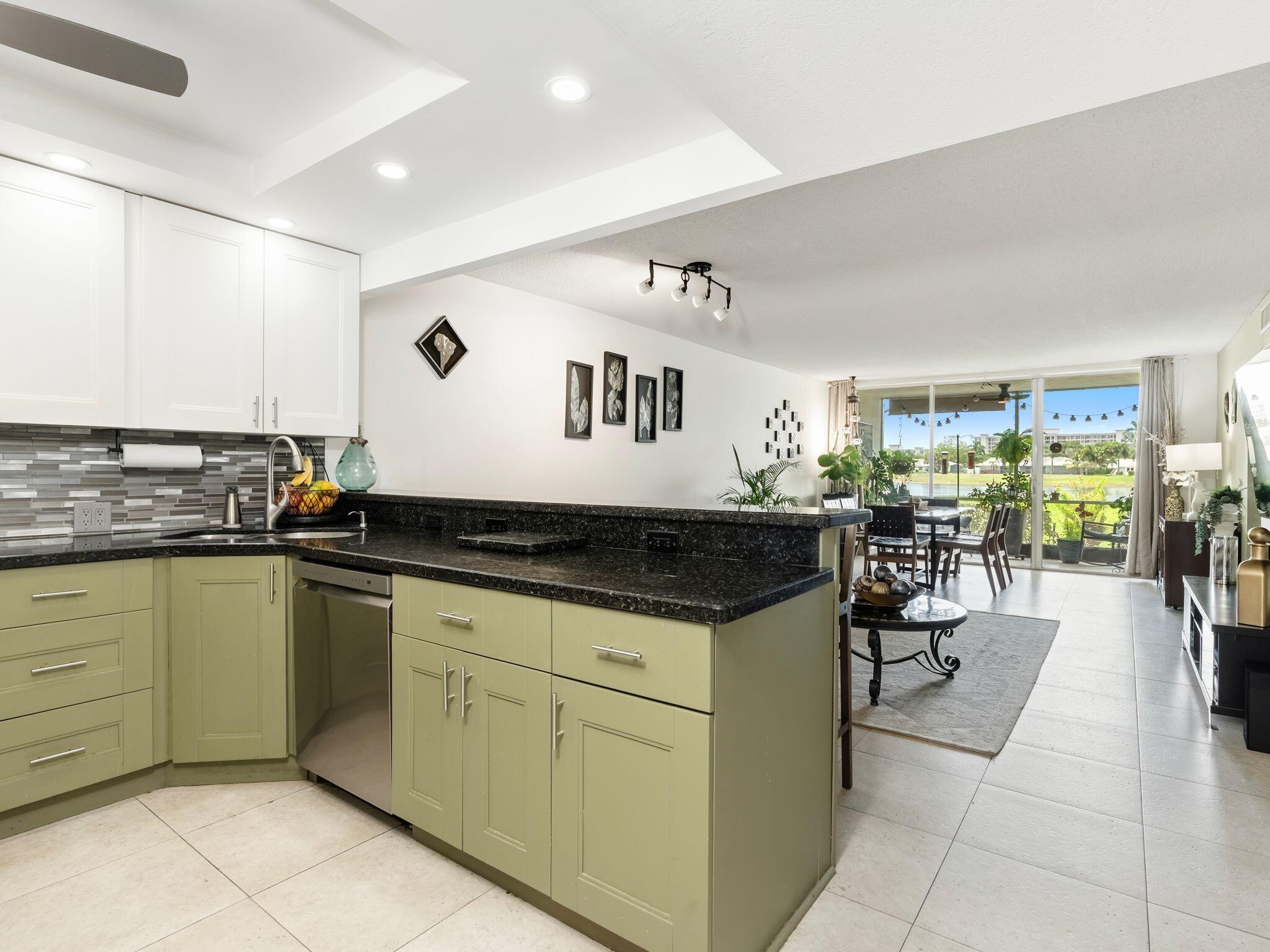 NO 41 PALM-AIRE COUNTRY CLUB - Residential