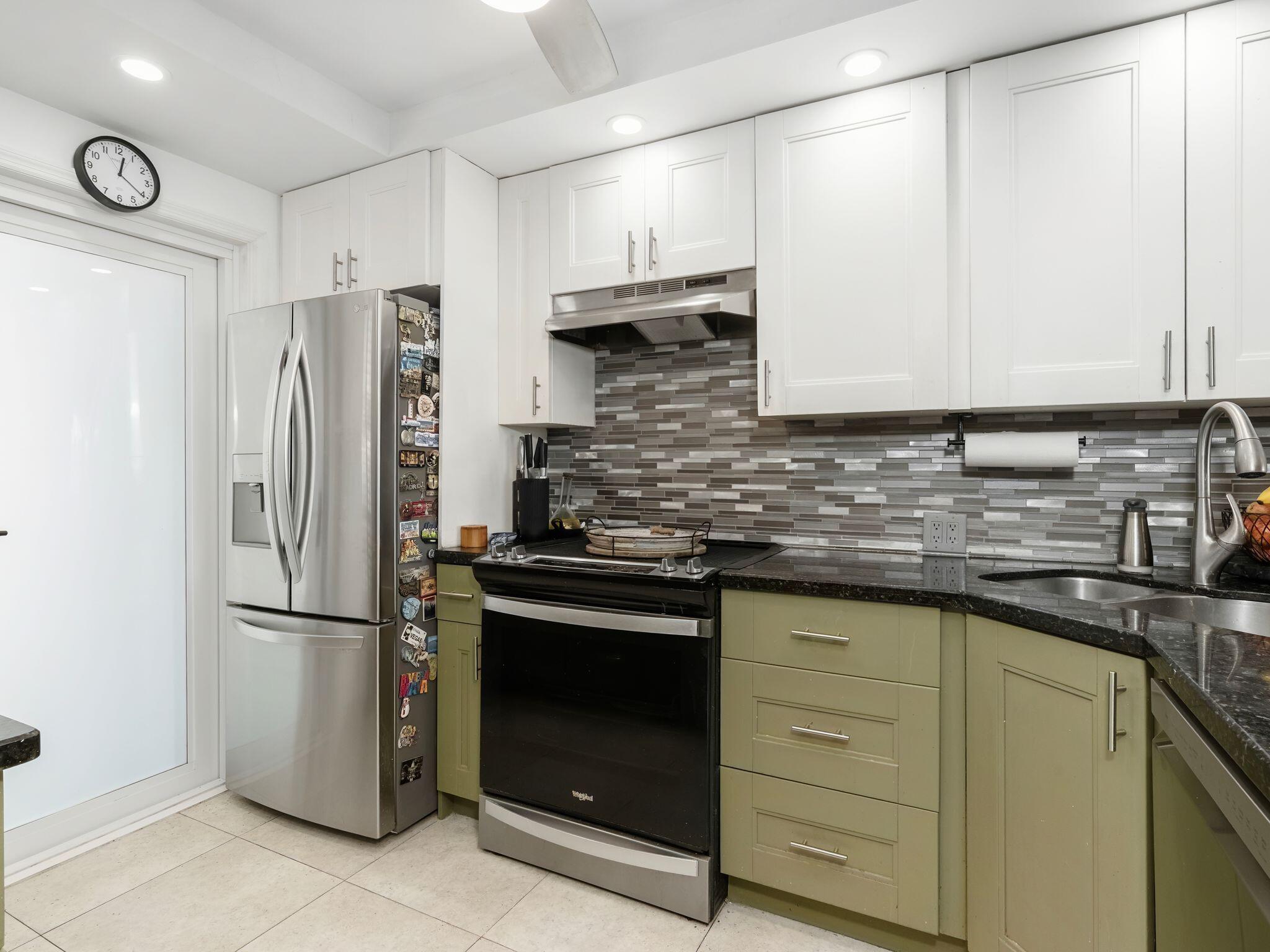 NO 41 PALM-AIRE COUNTRY CLUB - Residential