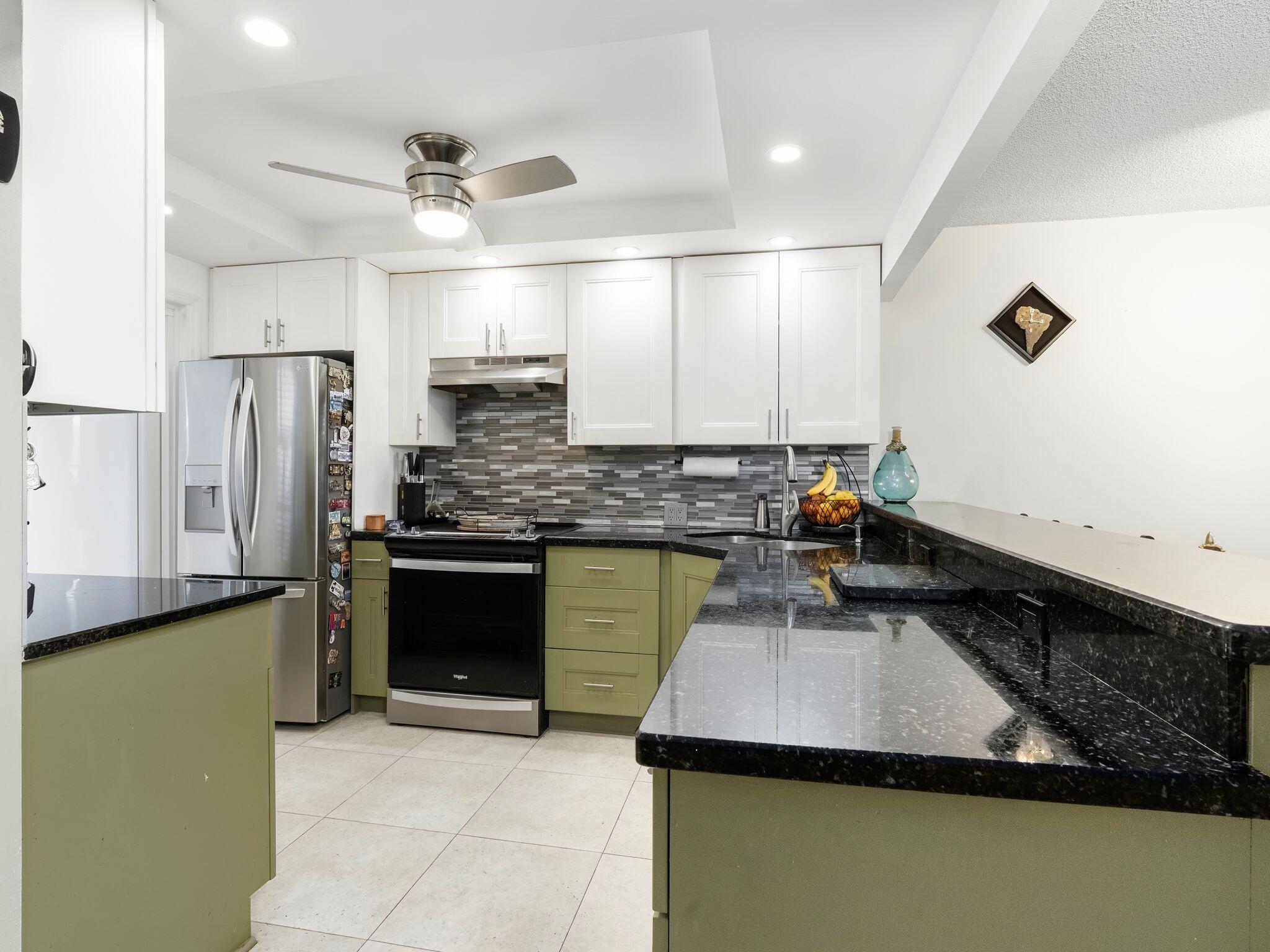 NO 41 PALM-AIRE COUNTRY CLUB - Residential