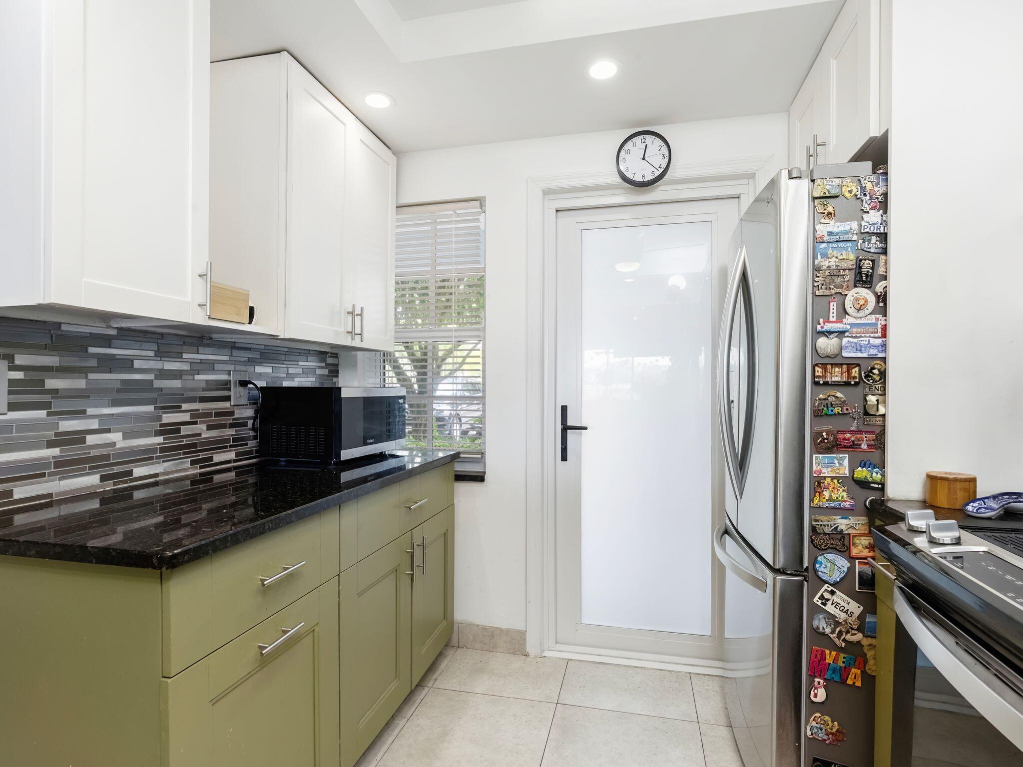 NO 41 PALM-AIRE COUNTRY CLUB - Residential
