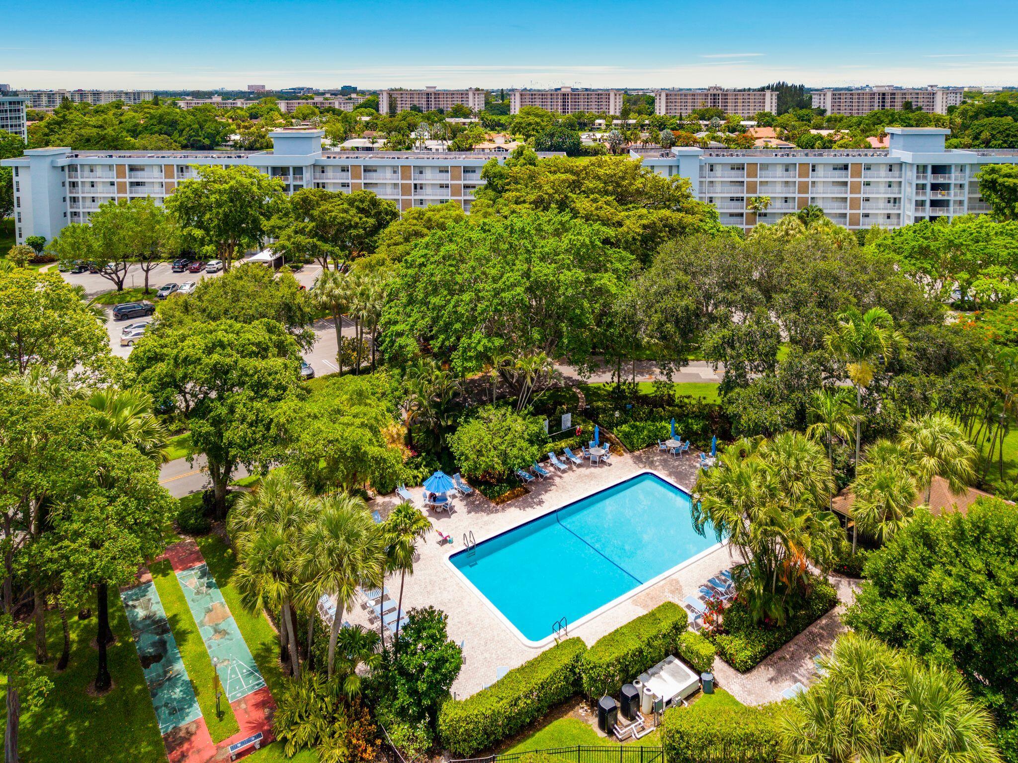 NO 41 PALM-AIRE COUNTRY CLUB - Residential