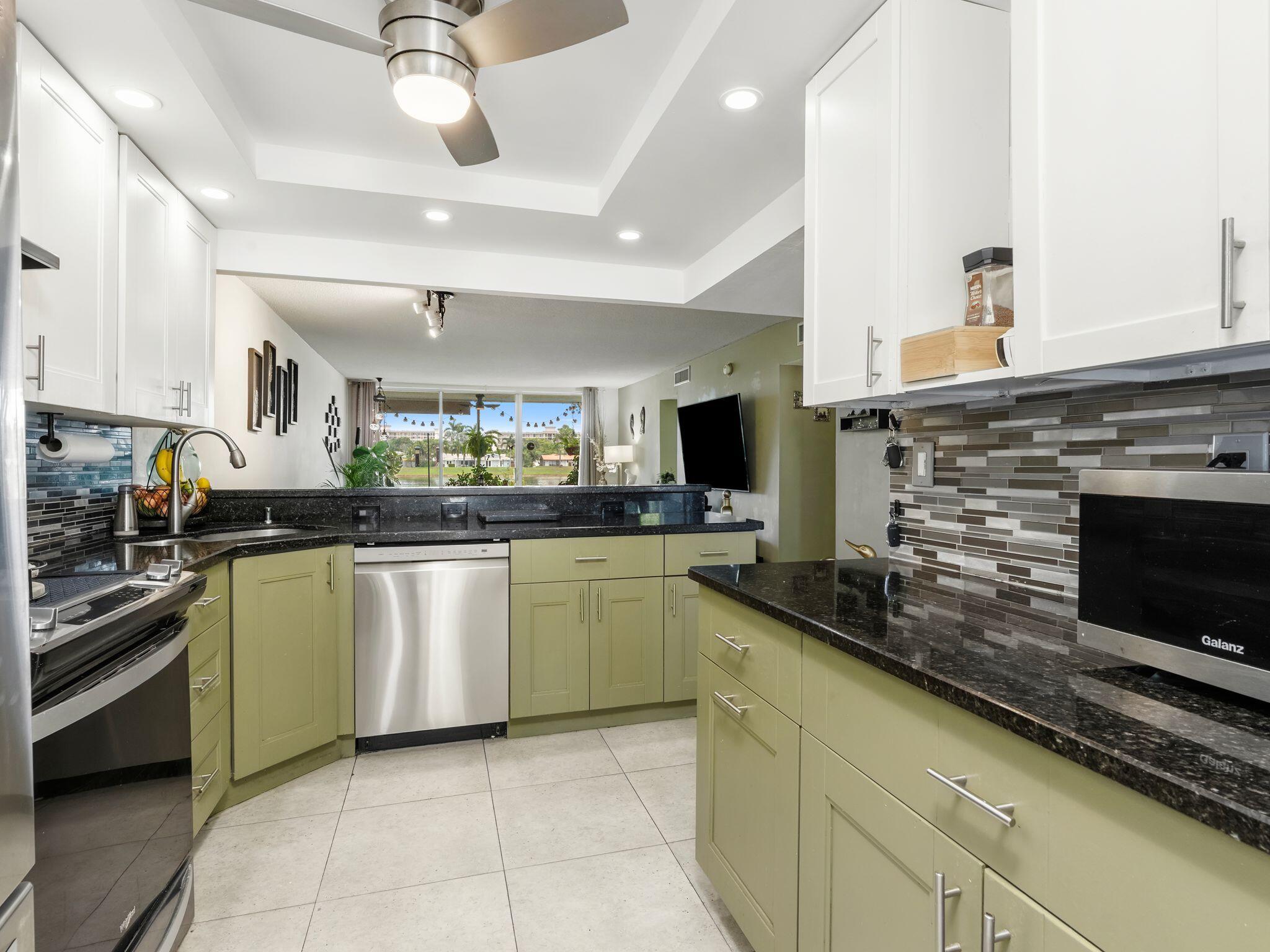 NO 41 PALM-AIRE COUNTRY CLUB - Residential