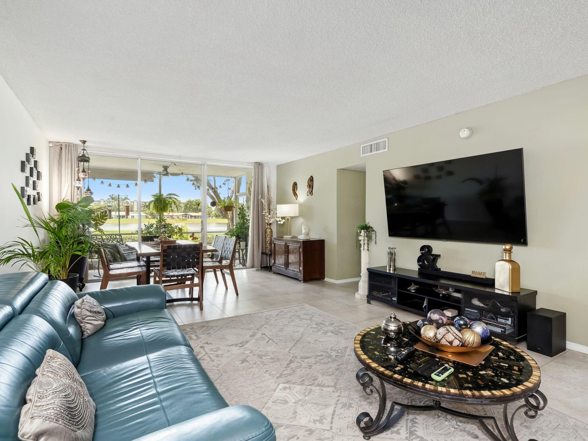 NO 41 PALM-AIRE COUNTRY CLUB - Residential
