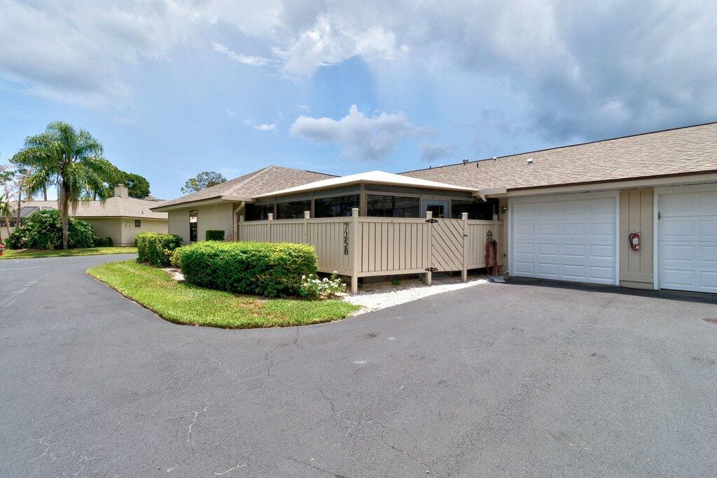 TIMBER RIDGE VILLAGE I CONDO - Residential