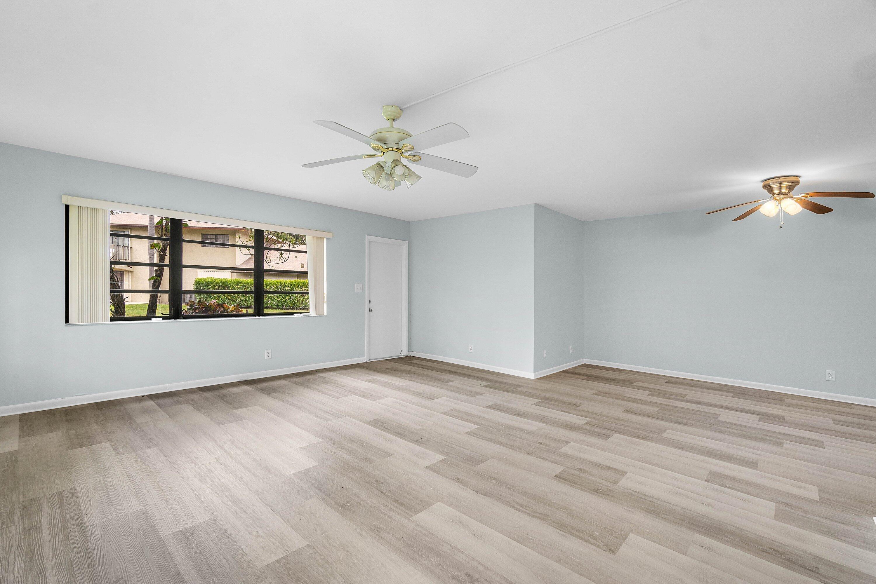 CONDOMINIUM 11 OF LIGHTHOUSE - Residential