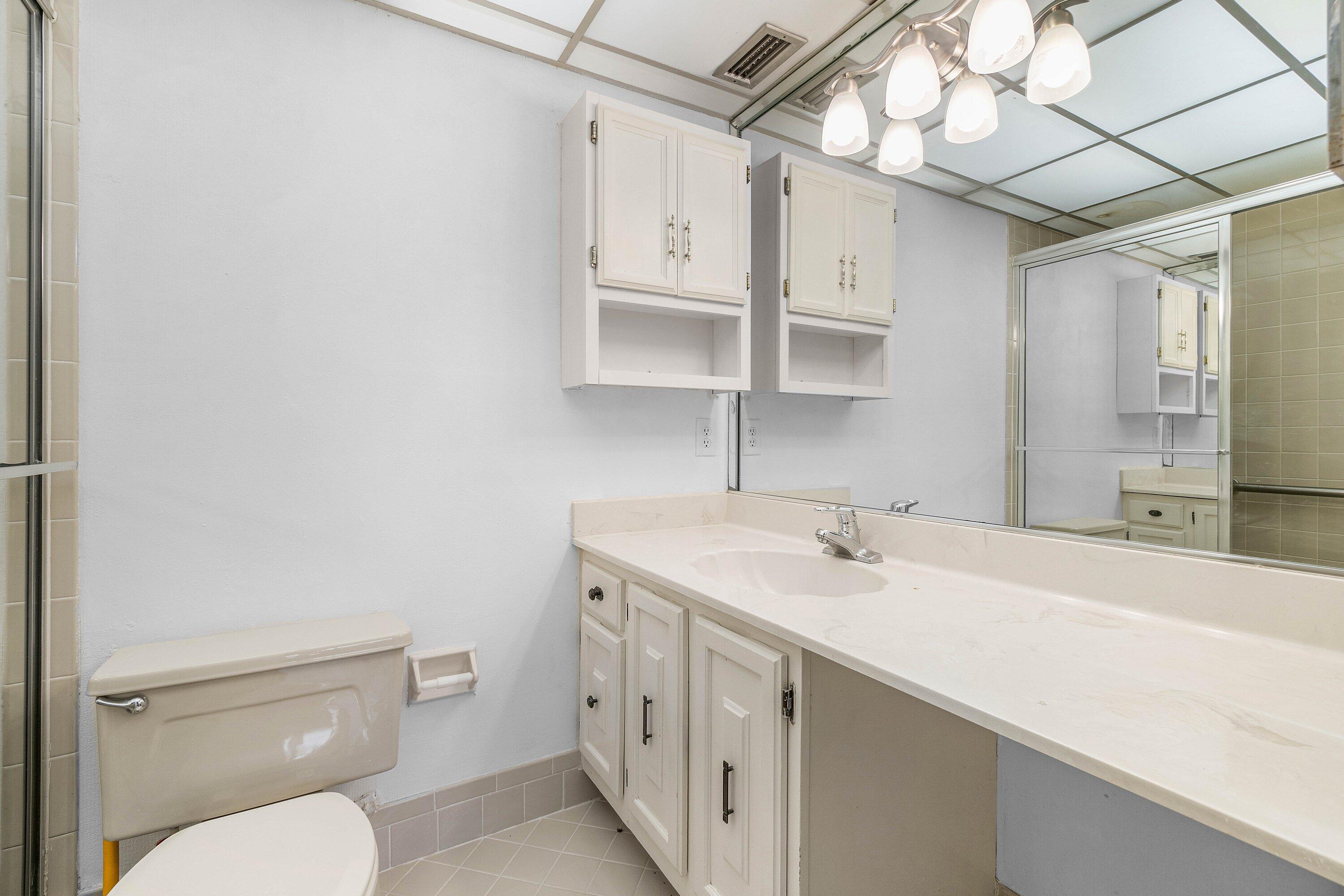 CONDOMINIUM 11 OF LIGHTHOUSE - Residential