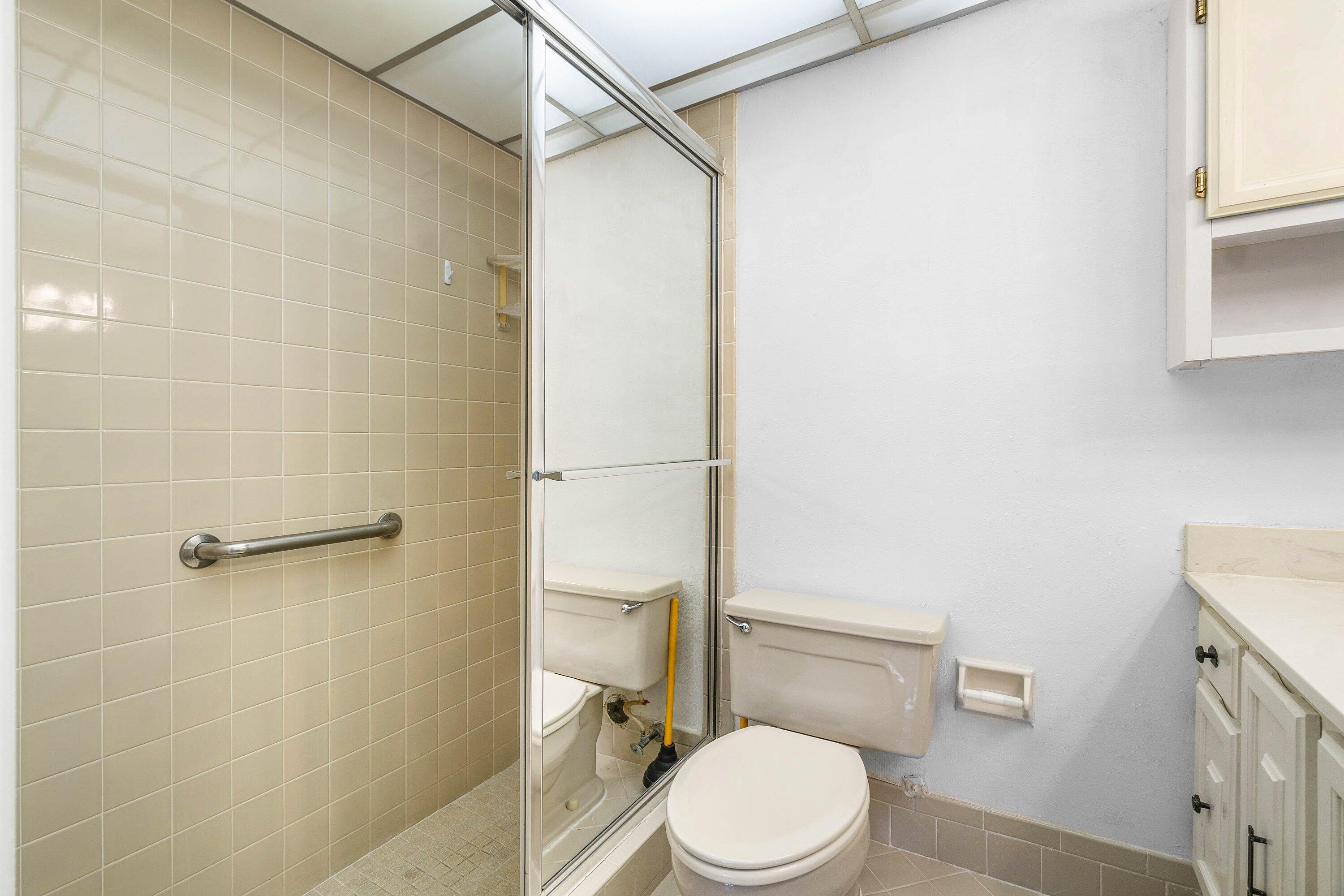 CONDOMINIUM 11 OF LIGHTHOUSE - Residential