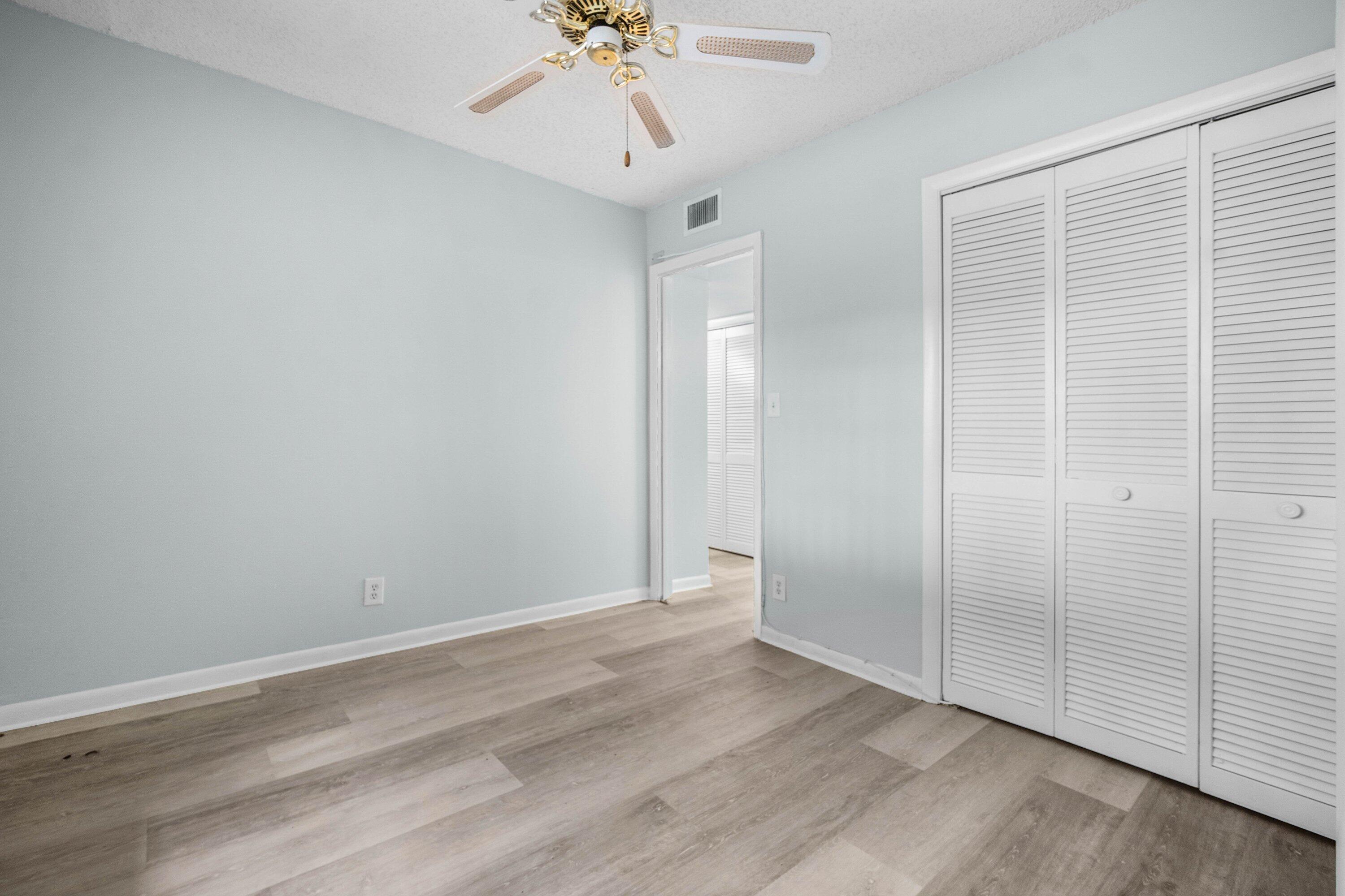CONDOMINIUM 11 OF LIGHTHOUSE - Residential