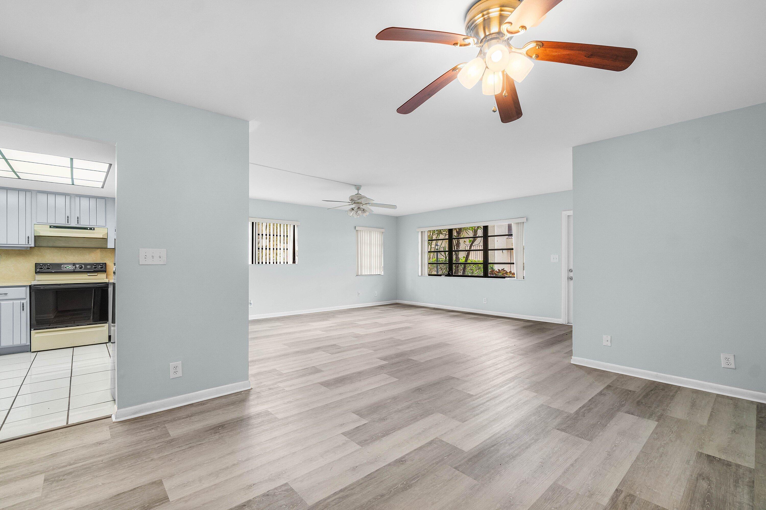 CONDOMINIUM 11 OF LIGHTHOUSE - Residential