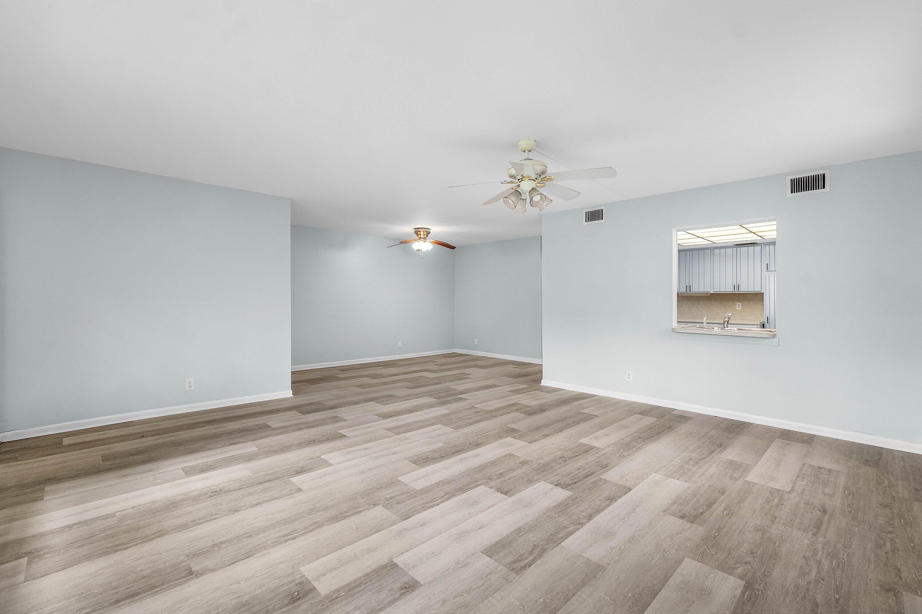CONDOMINIUM 11 OF LIGHTHOUSE - Residential