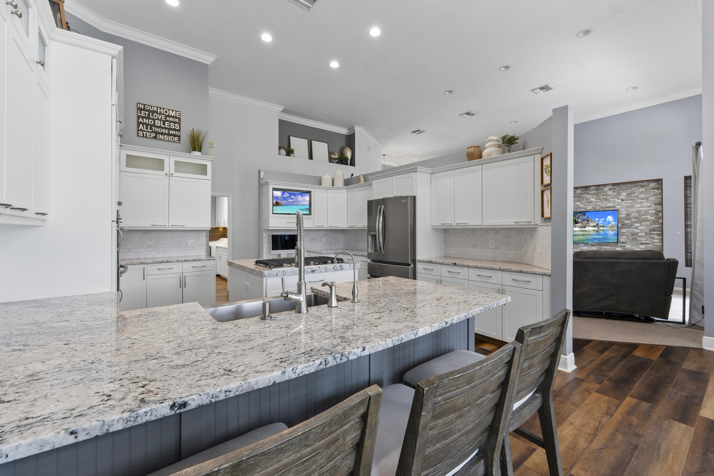 RESERVE CREEK - Residential