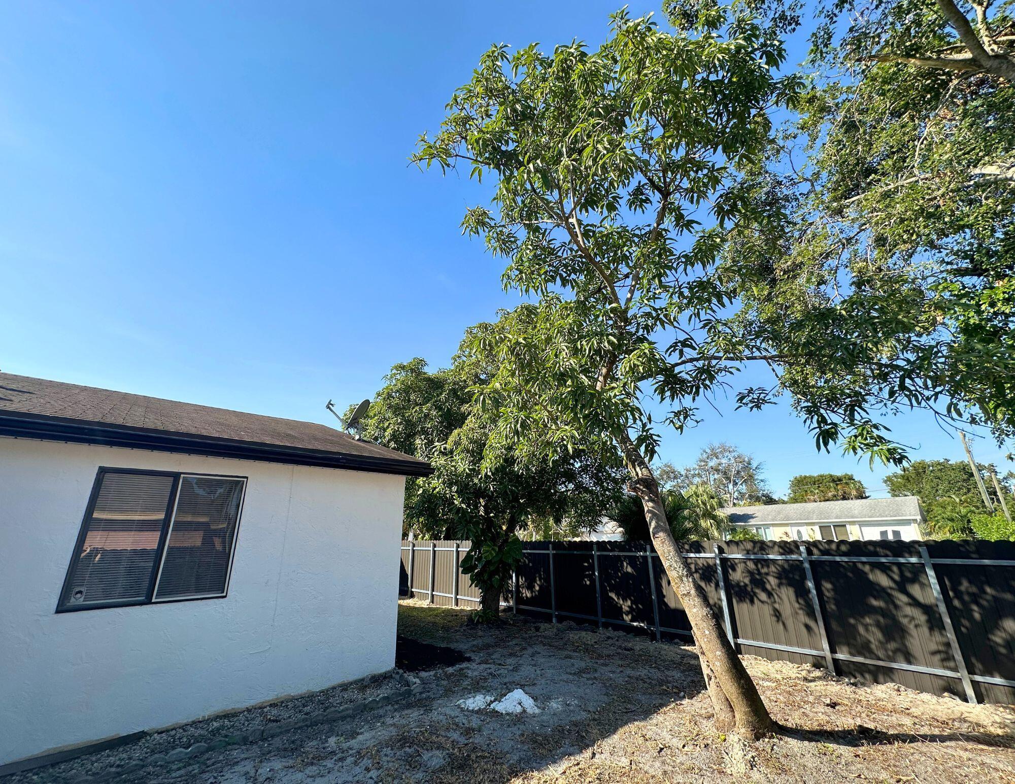 COUNTERPOINT ESTATES 11 - Residential Lease