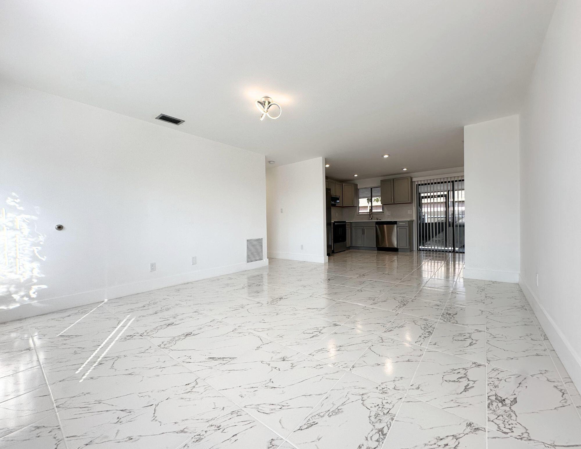 COUNTERPOINT ESTATES 11 - Residential Lease