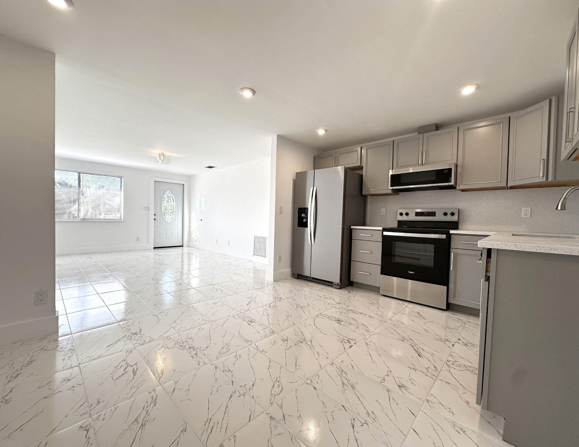 COUNTERPOINT ESTATES 11 - Residential Lease