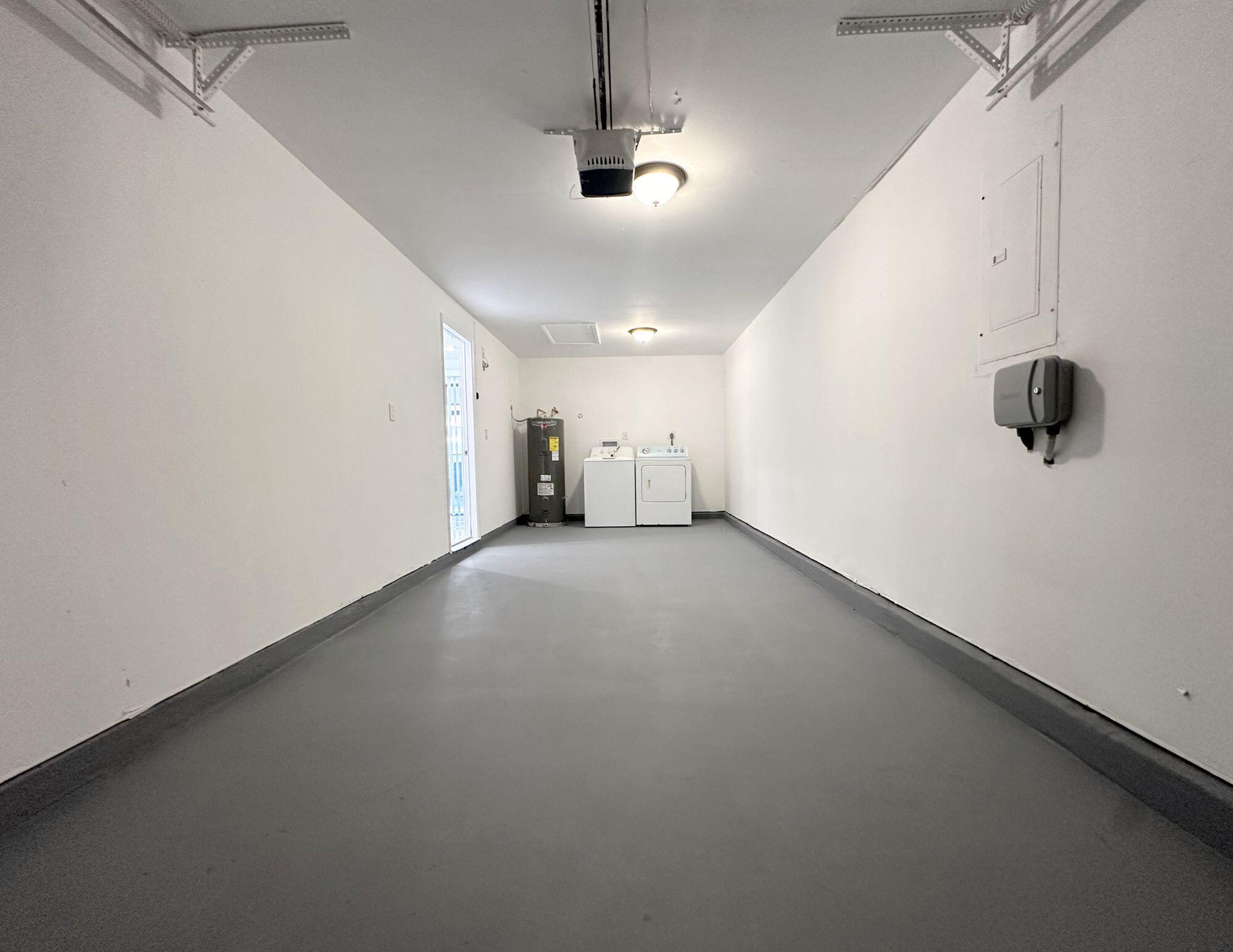 COUNTERPOINT ESTATES 11 - Residential Lease