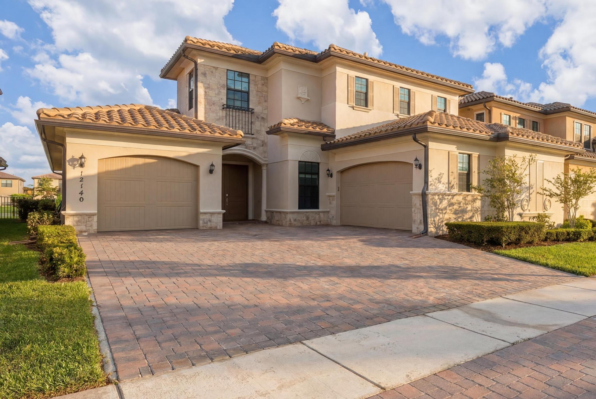 PARKLAND BAY - Residential