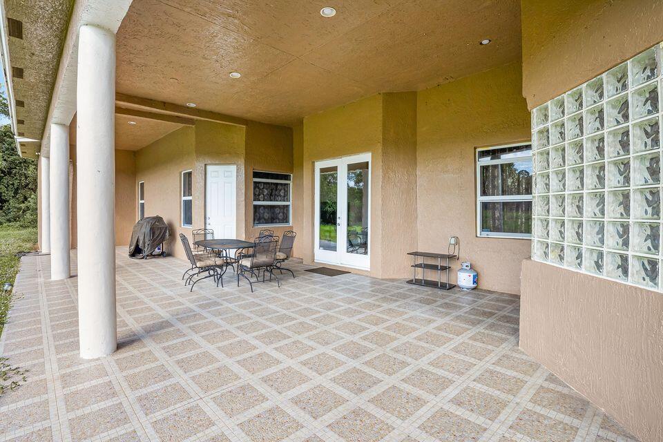 LOXAHATCHEE GROVES - Residential Lease